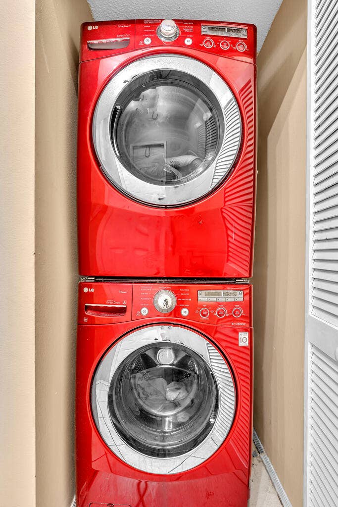 5464 JUBILEE Way, #221, Margate, FL 33063 Washer-Dryer
