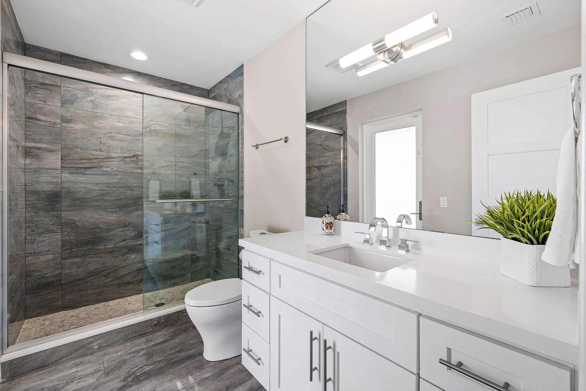 047-1400LakeDrive-DelrayBeach-FL-33444-S