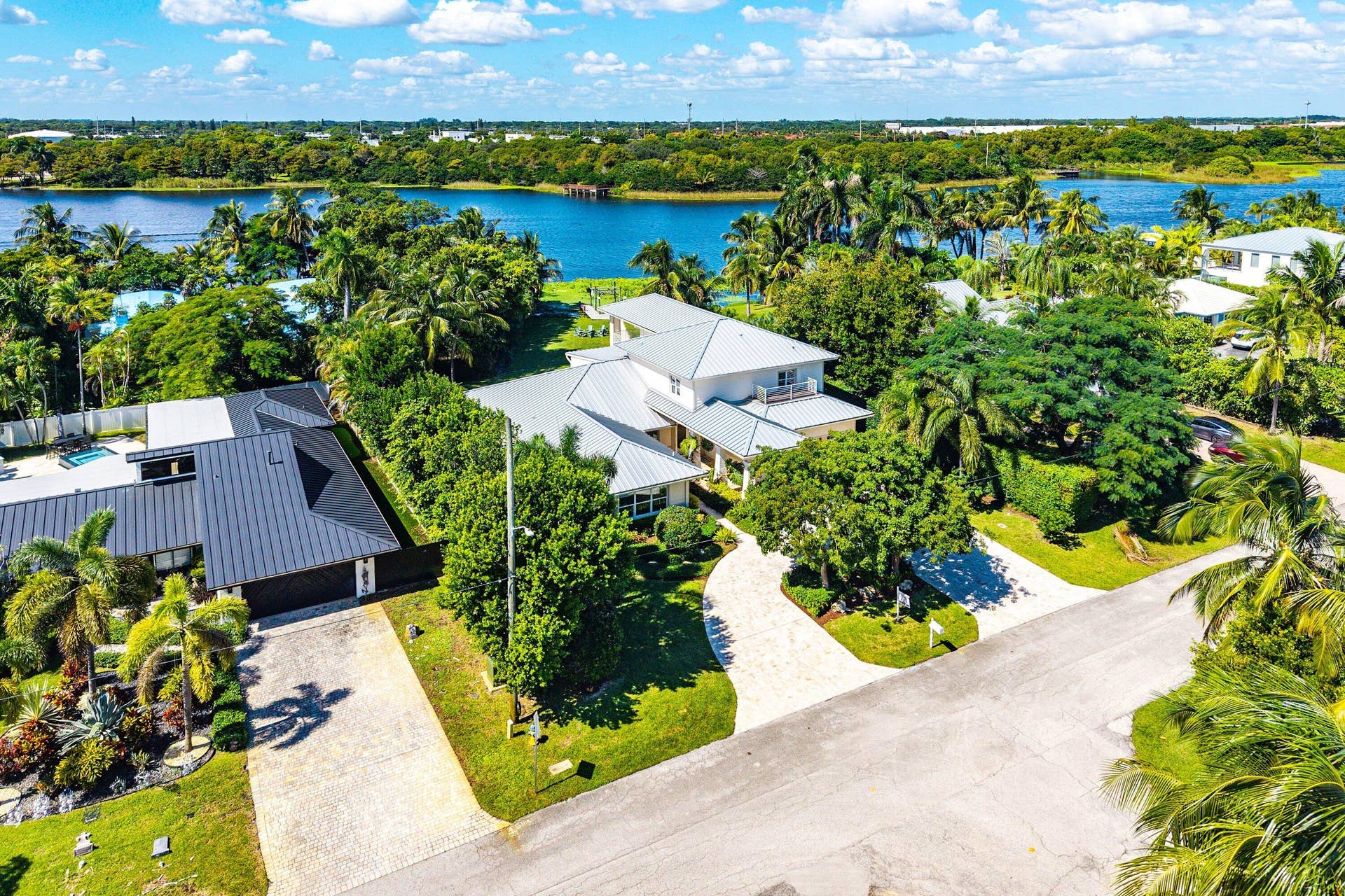 070-1400LakeDrive-DelrayBeach-FL-33444-S
