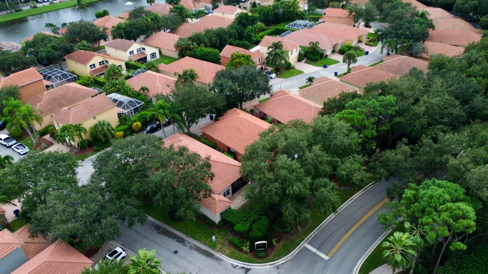 8071 Via Hacienda, Riviera Beach, FL 33418 23-print-DJI_0359
