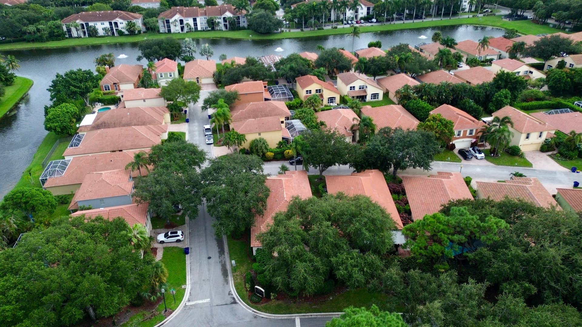 8071 Via Hacienda, Riviera Beach, FL 33418 24-print-DJI_0360