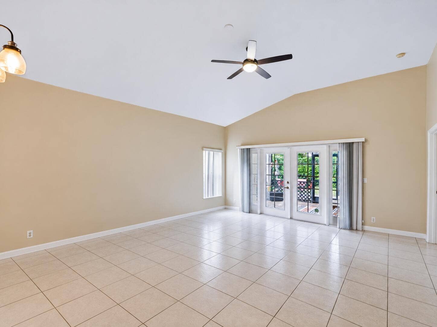 8071 Via Hacienda, Riviera Beach, FL 33418 29-print-4 8