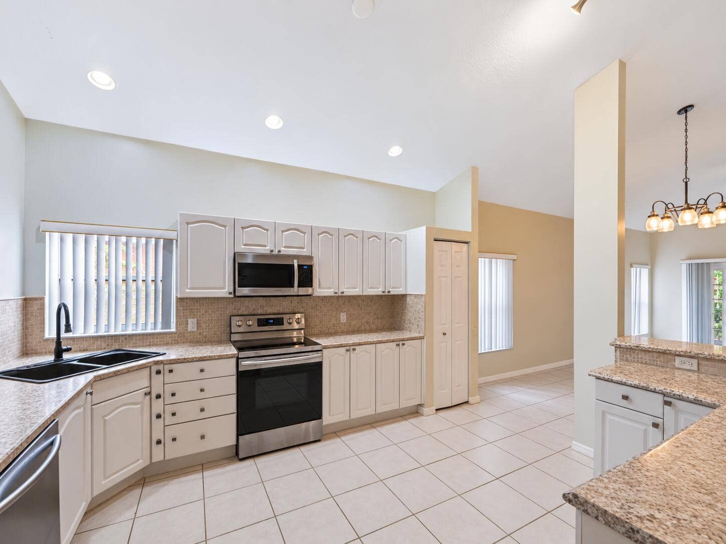 8071 Via Hacienda, Riviera Beach, FL 33418 31-print-6 4