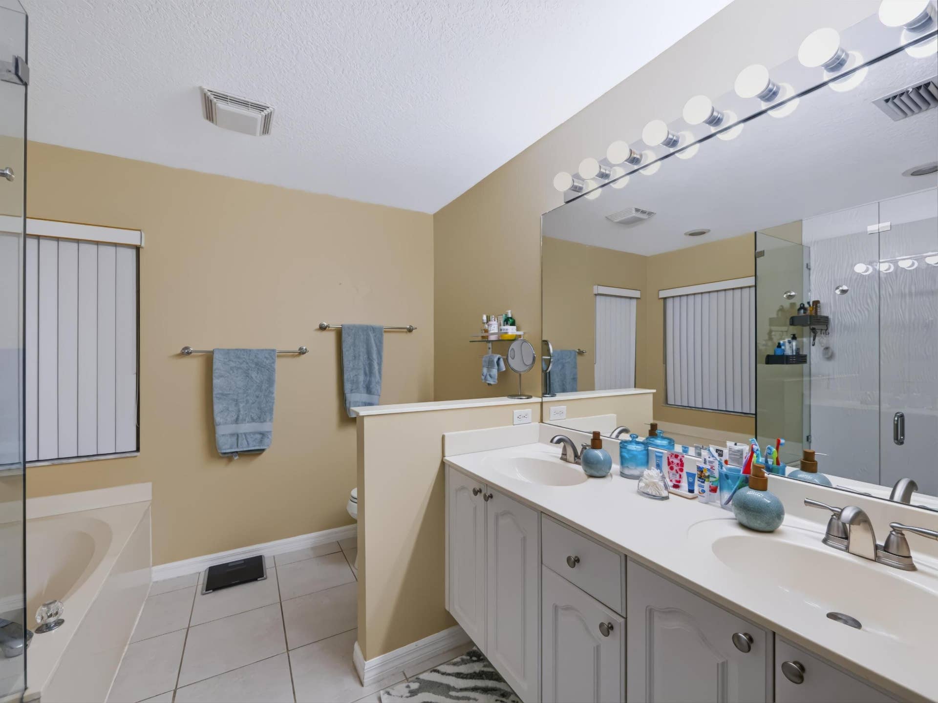 8071 Via Hacienda, Riviera Beach, FL 33418 15-print-015