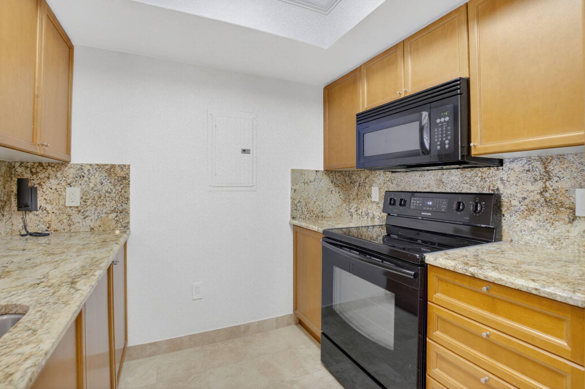 99 SE Mizner Boulevard, #602, Boca Raton, FL 33432 palmetto-place-residence-602-kitchen-02