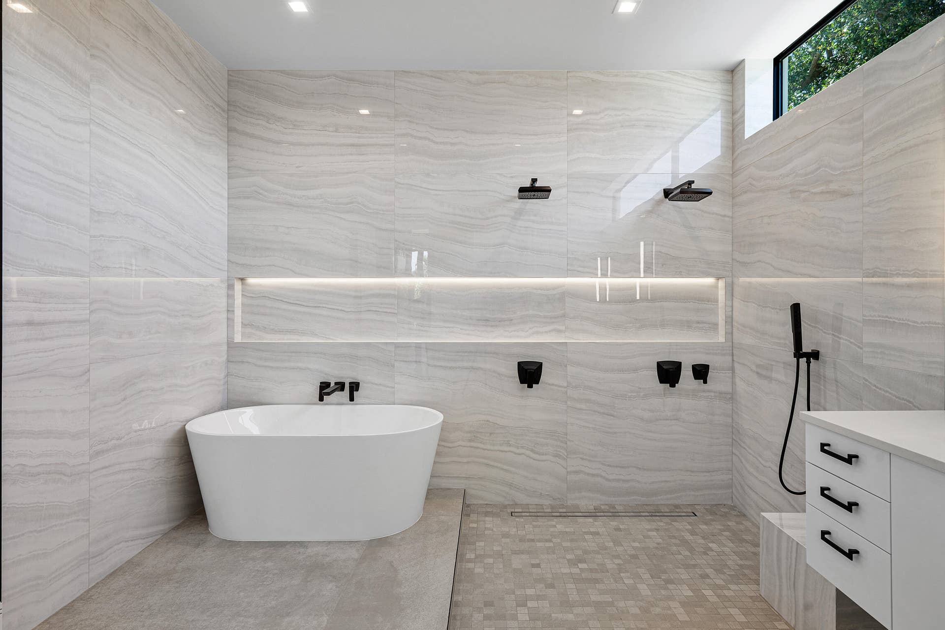 Primary bath