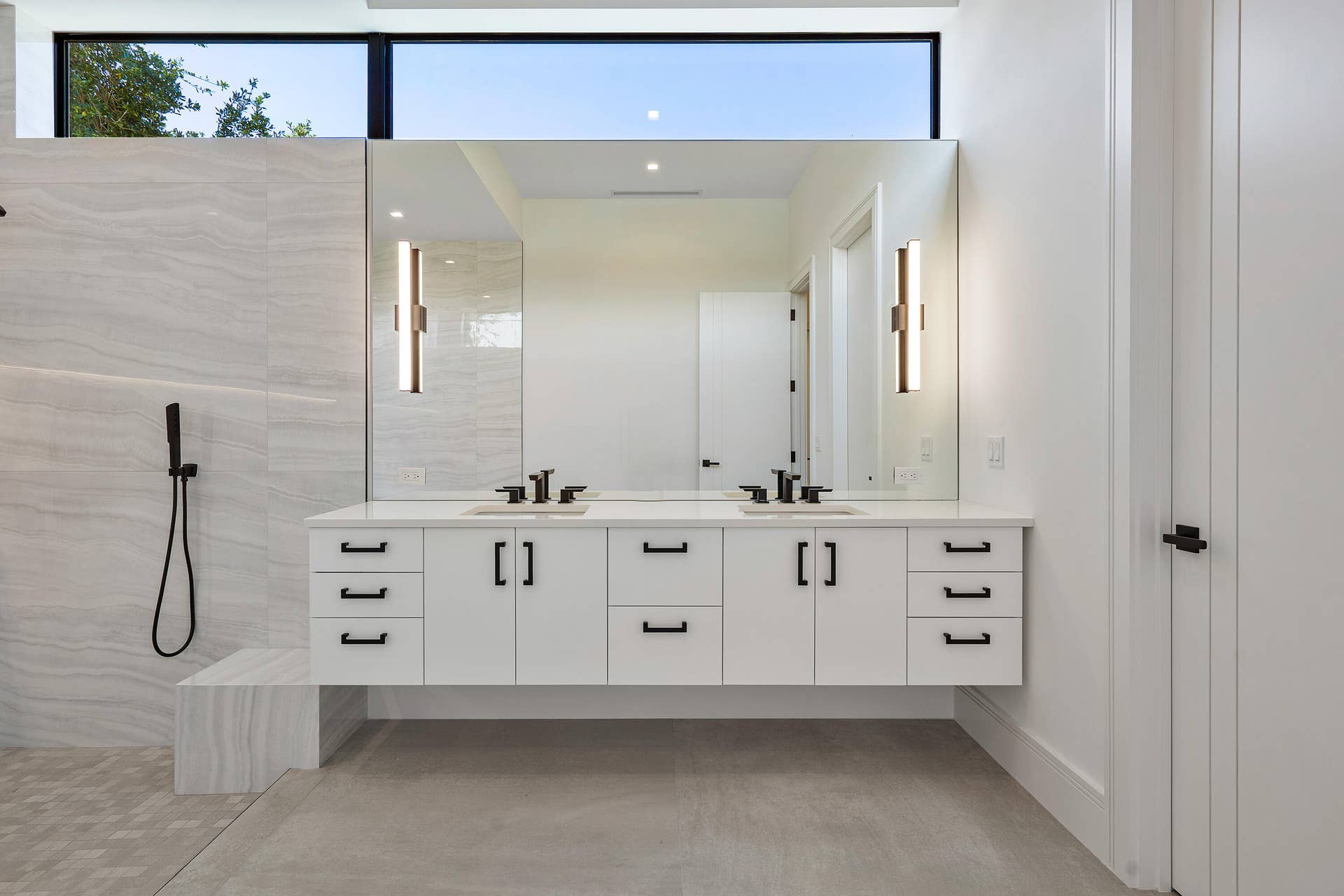 Primary bath