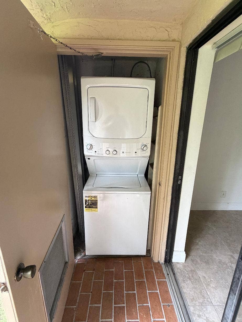 21943 REMSEN Terrace, #203, Boca Raton, FL 33433 Washer and Drier