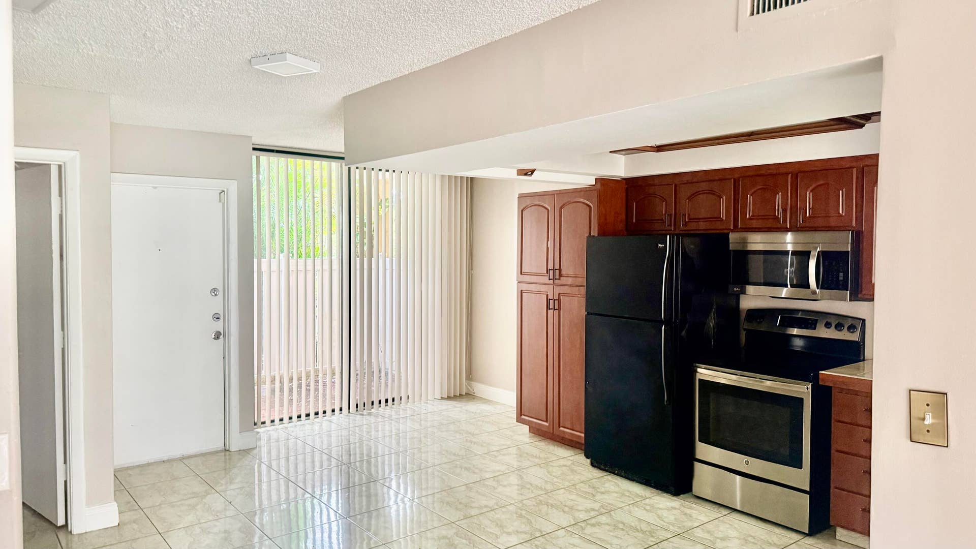 8701 SW 30TH Street, #205, Davie, FL 33328 IMG_4432 (2)