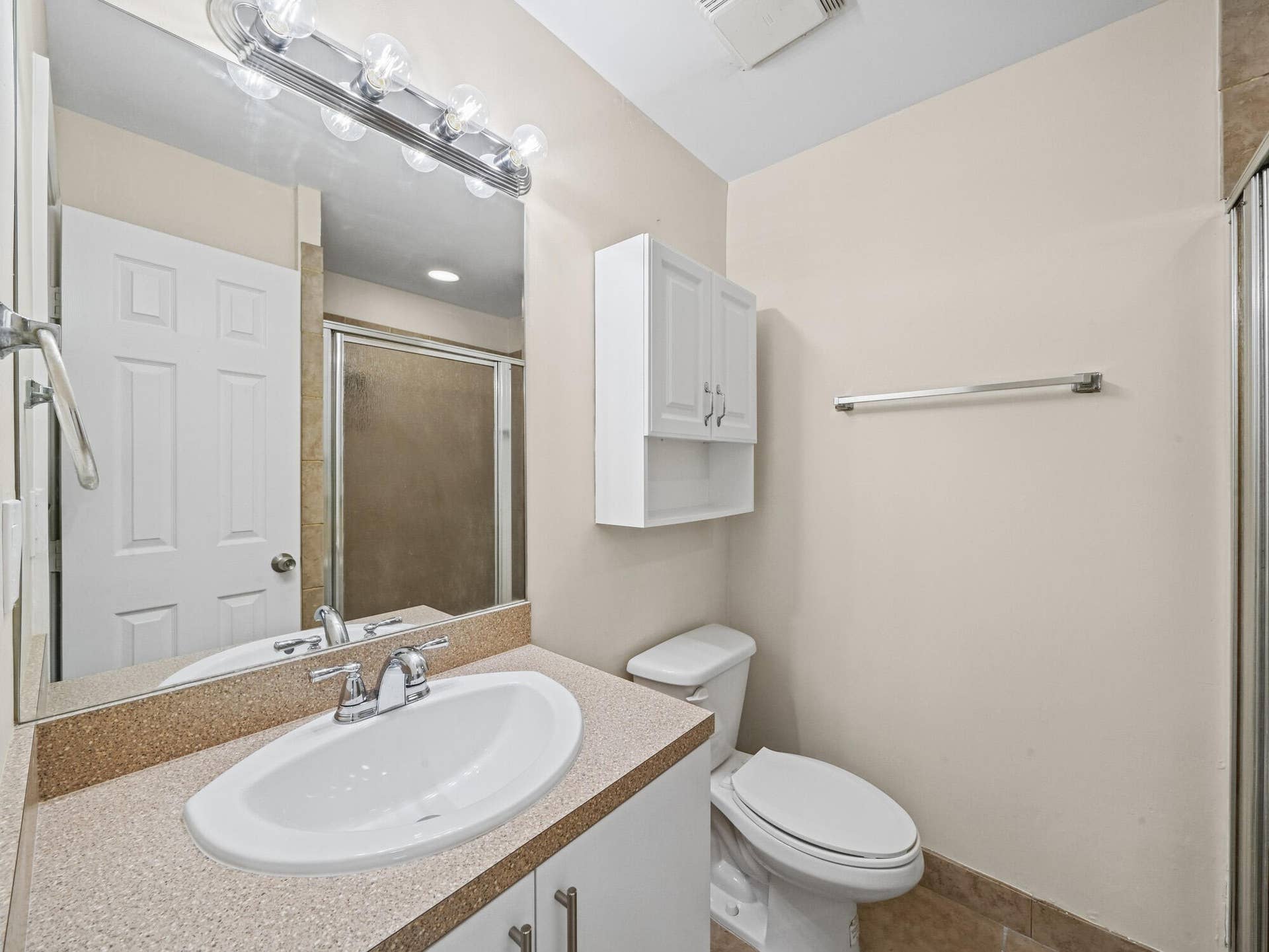 6581 NW 24TH Court, Margate, FL 33063 19 Guest Full Bathroom (2)