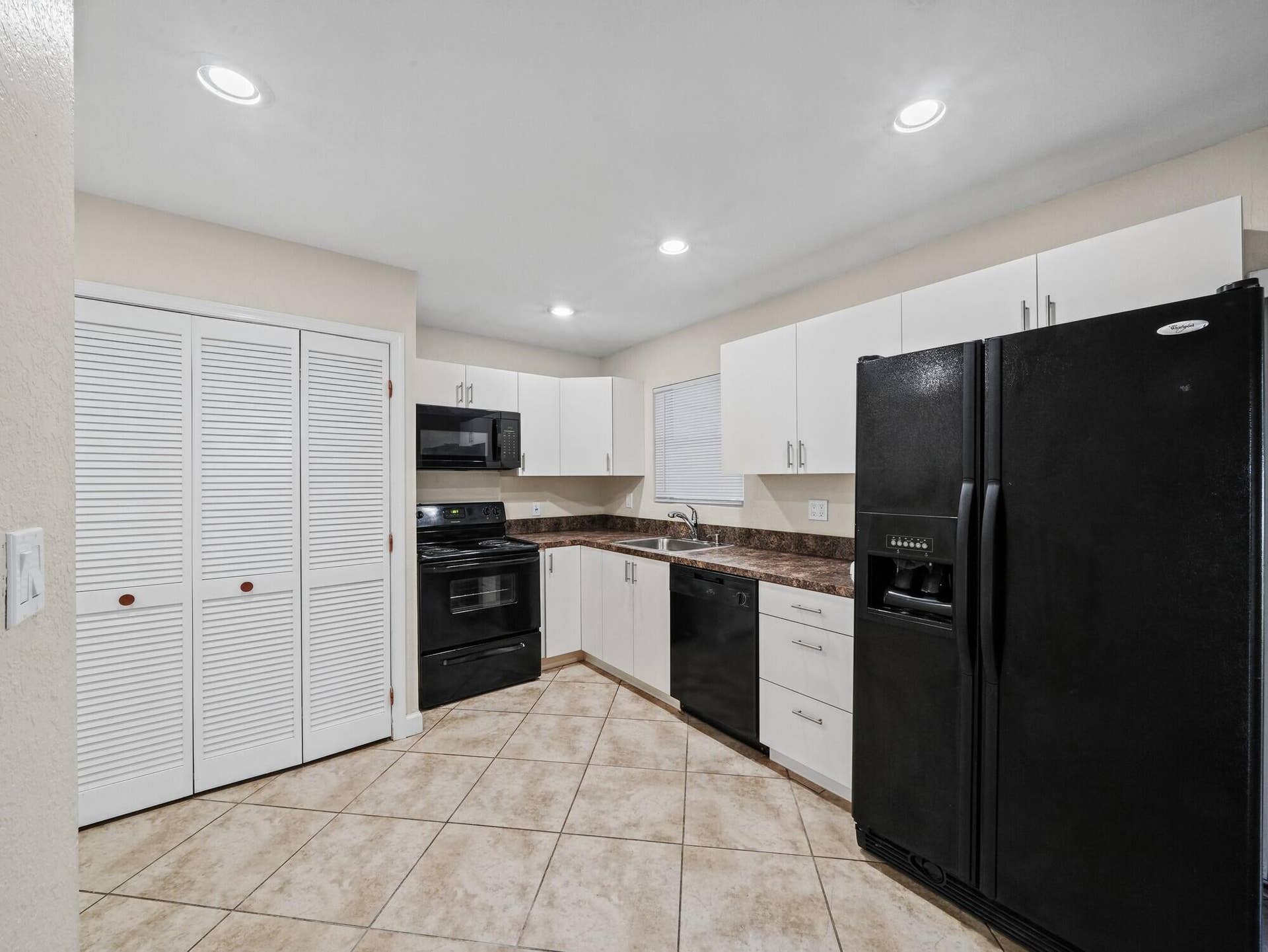 6581 NW 24TH Court, Margate, FL 33063 7A Kitchen (2)