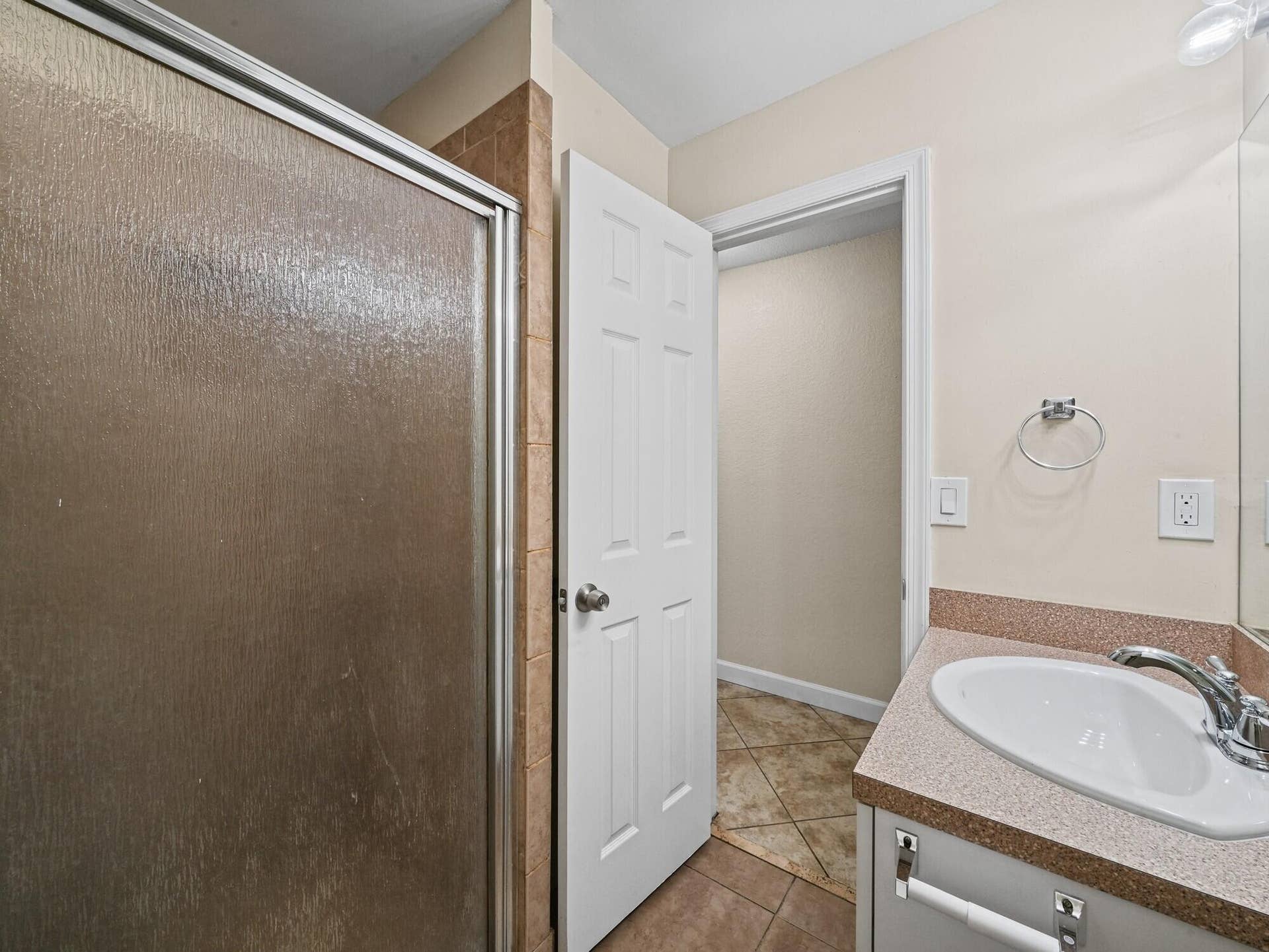 6581 NW 24TH Court, Margate, FL 33063 19 Guest Full Bathroom (3)