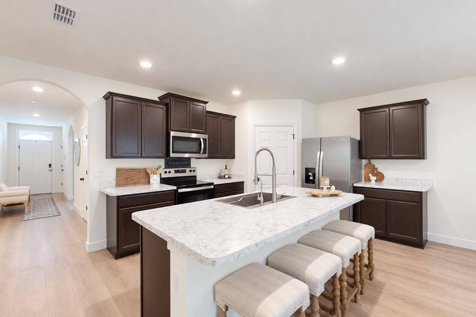 5219 Entertainment Way, Fort Pierce, FL 34947 Shadow-Free Modern Kitchen Staging