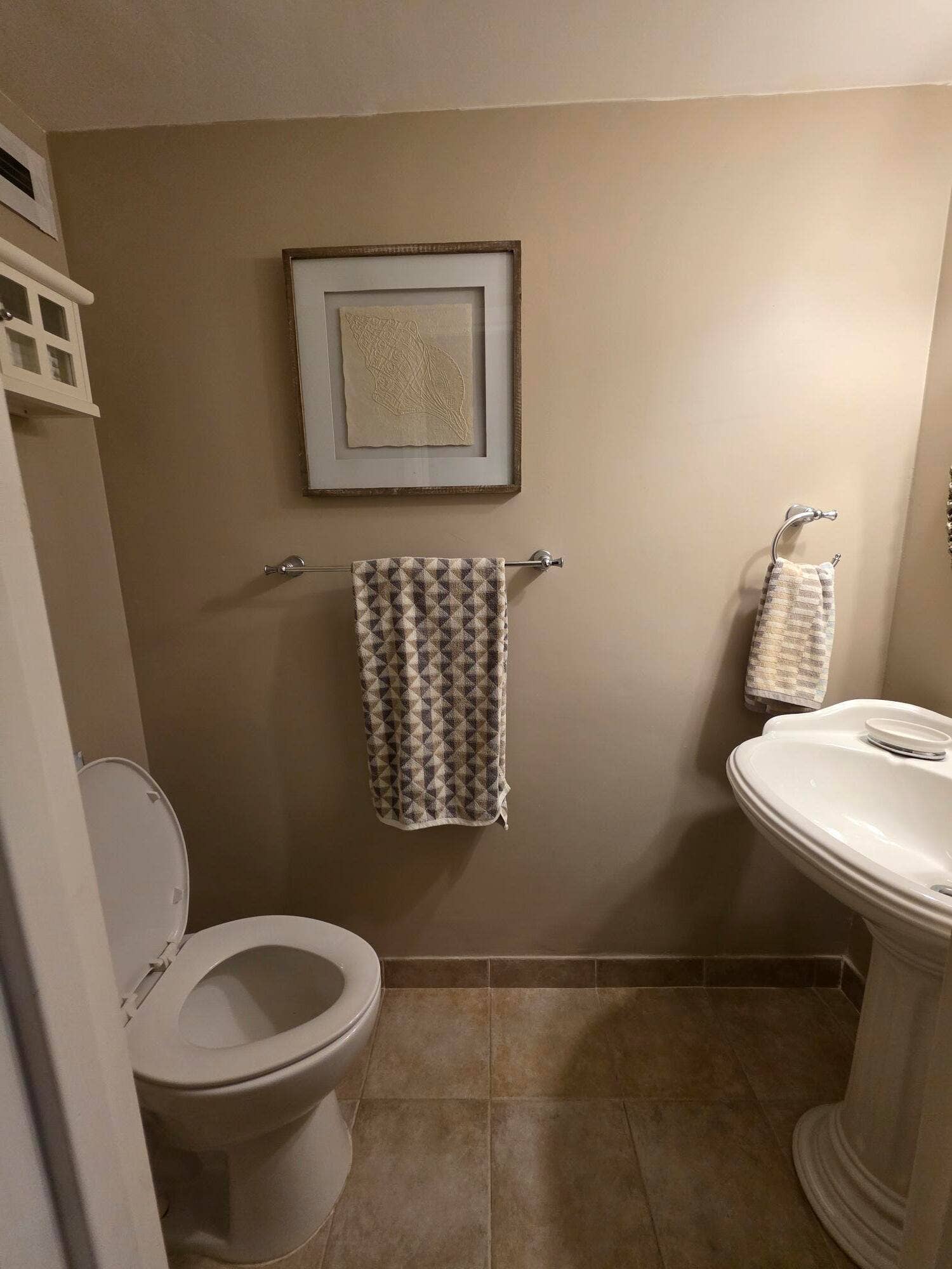 1000 PARKVIEW Drive, #206, Hallandale Beach, FL 33009 20261026_154430