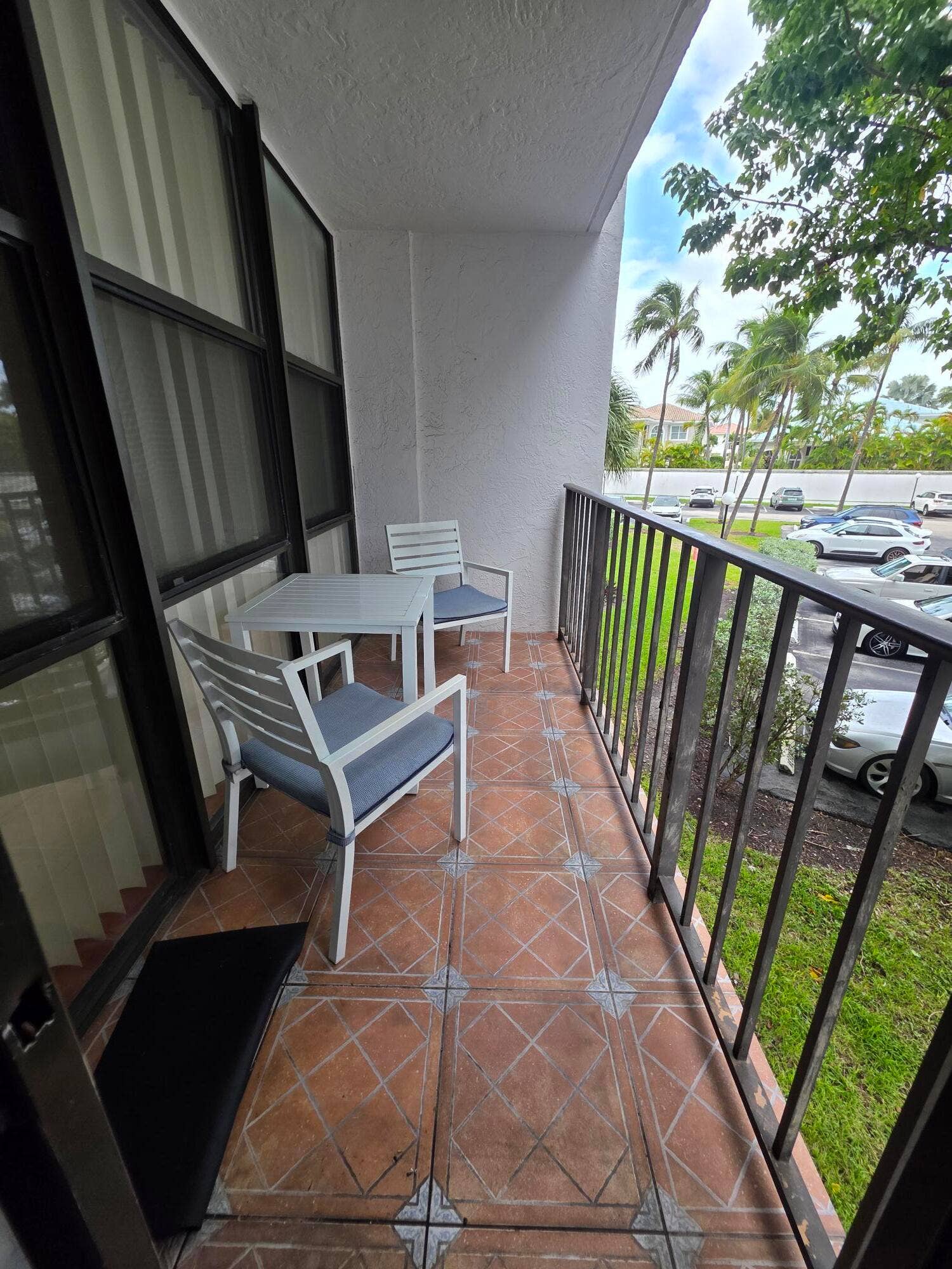 1000 PARKVIEW Drive, #206, Hallandale Beach, FL 33009 20261026_154026
