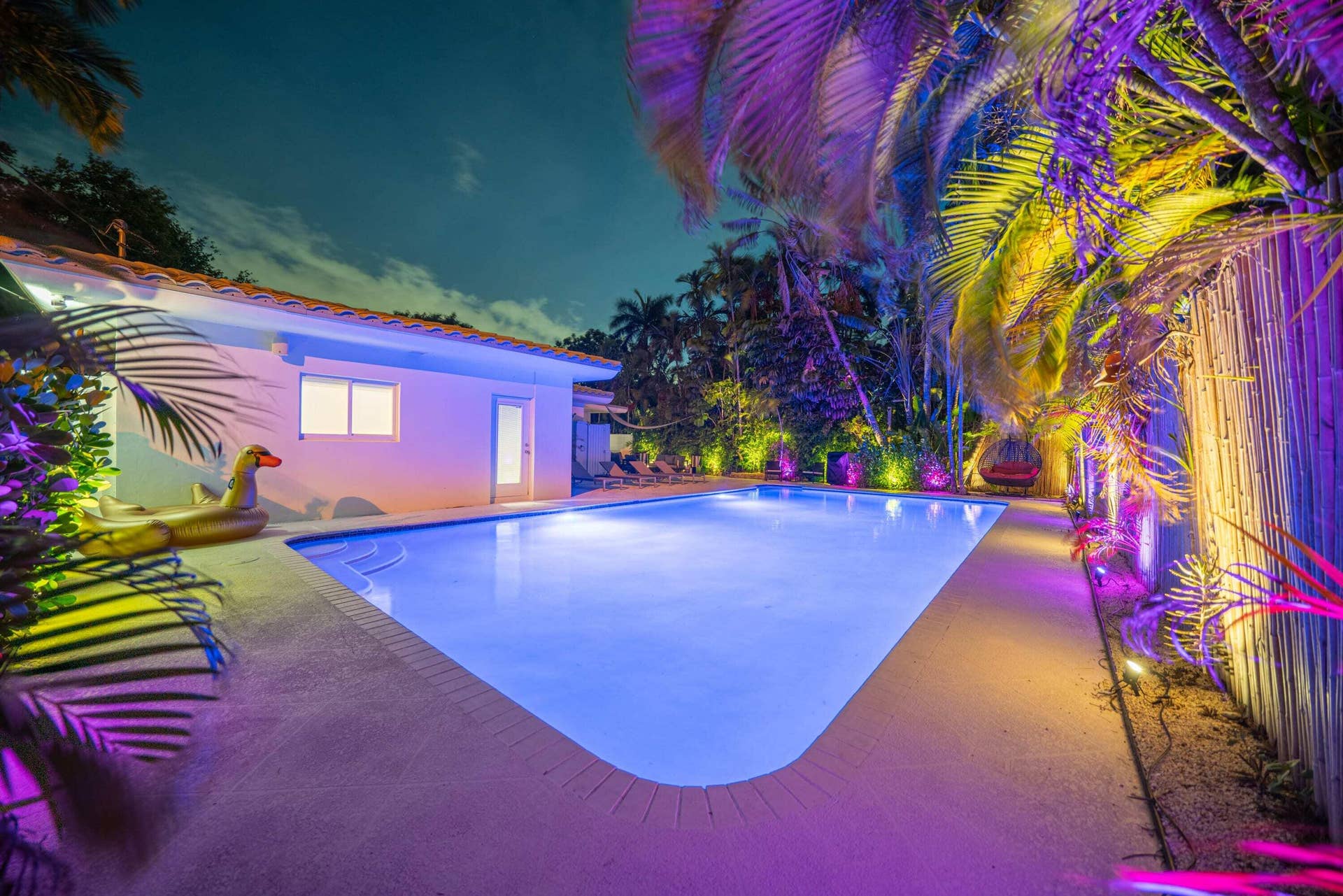 11530 NE 7TH Avenue, Biscayne Park, FL 33161 fewfkxczefovotxgkdyq