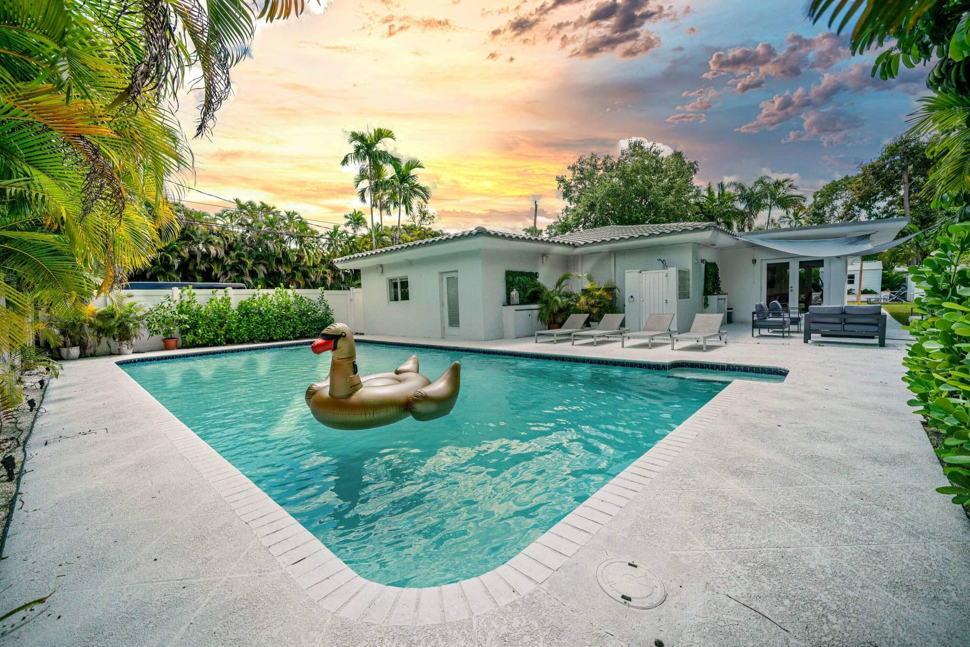 11530 NE 7TH Avenue, Biscayne Park, FL 33161 ggmjjdjrfmwo4uacn4ke