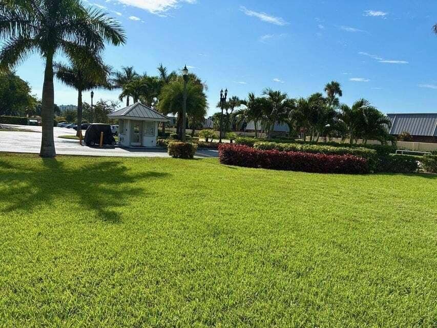 1605 S US HIGHWAY 1, #106M1, Jupiter, FL 33477 Entrance