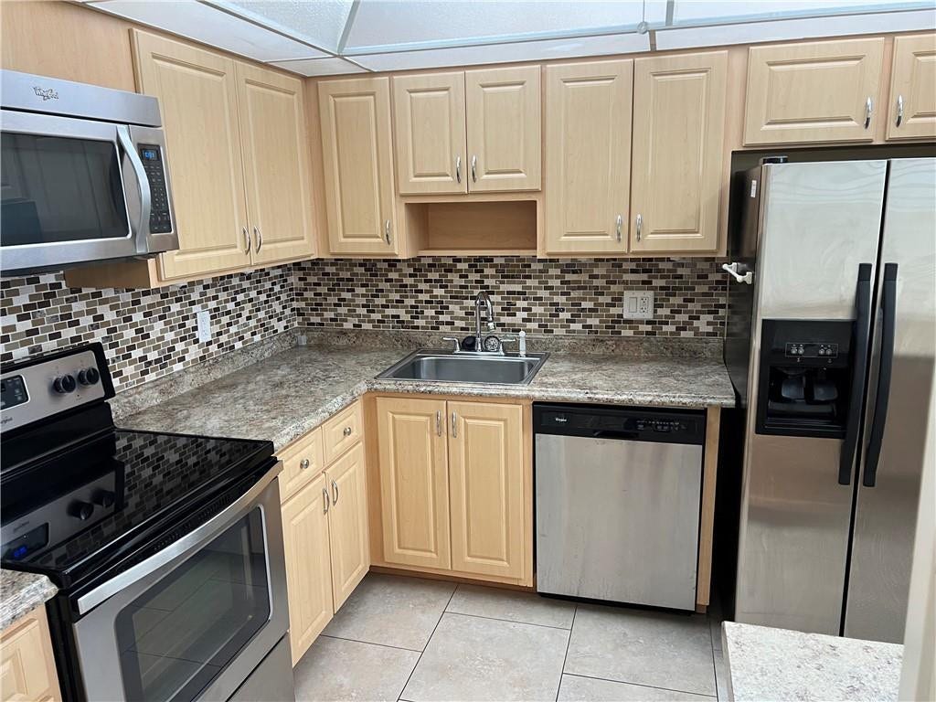 3510 OAKS Way, #705, Pompano Beach, Pompano Beach, FL 33069 Photo 3