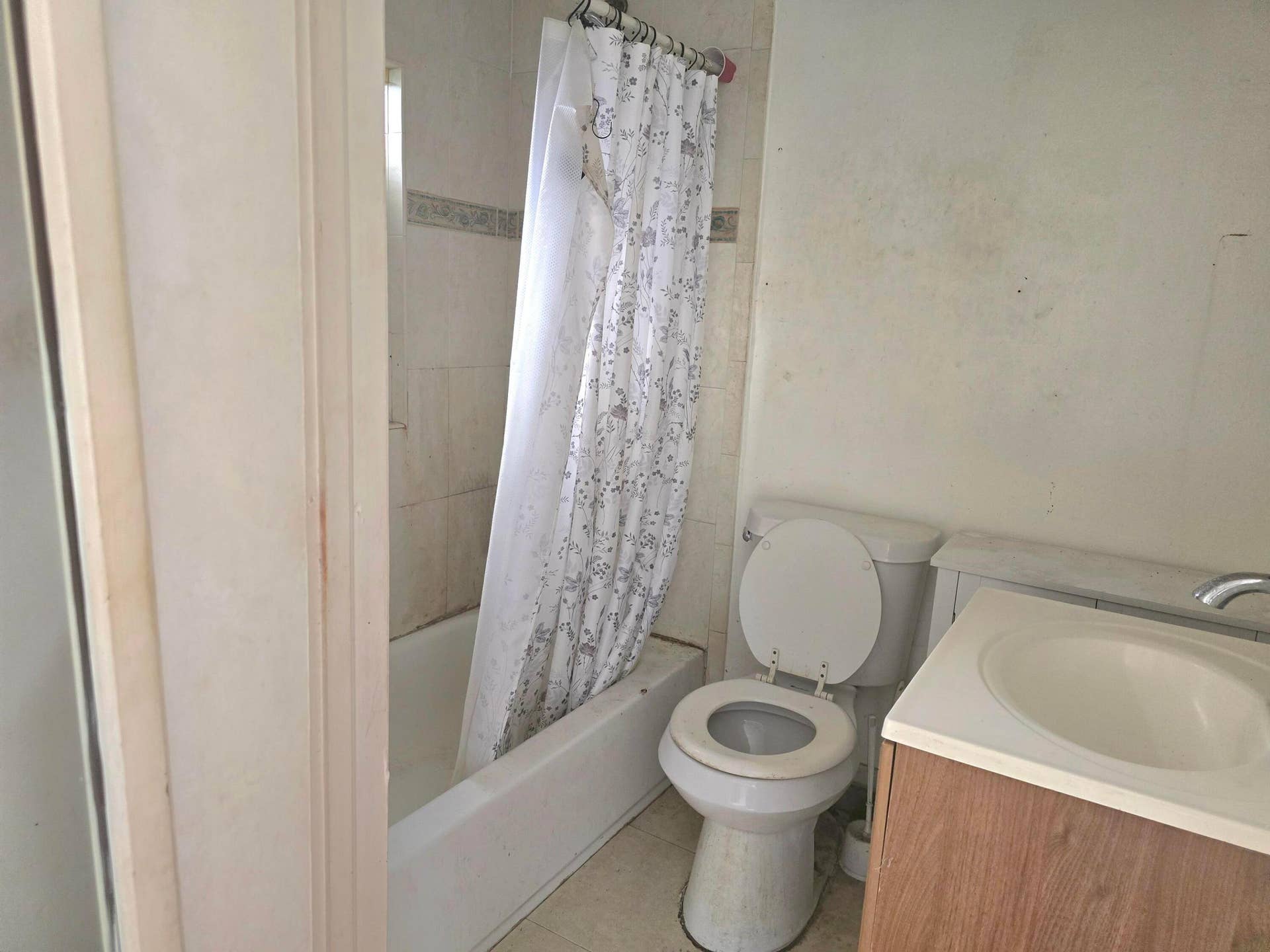 2513 GRANT Street, Hollywood, FL 33020 20261028_133038