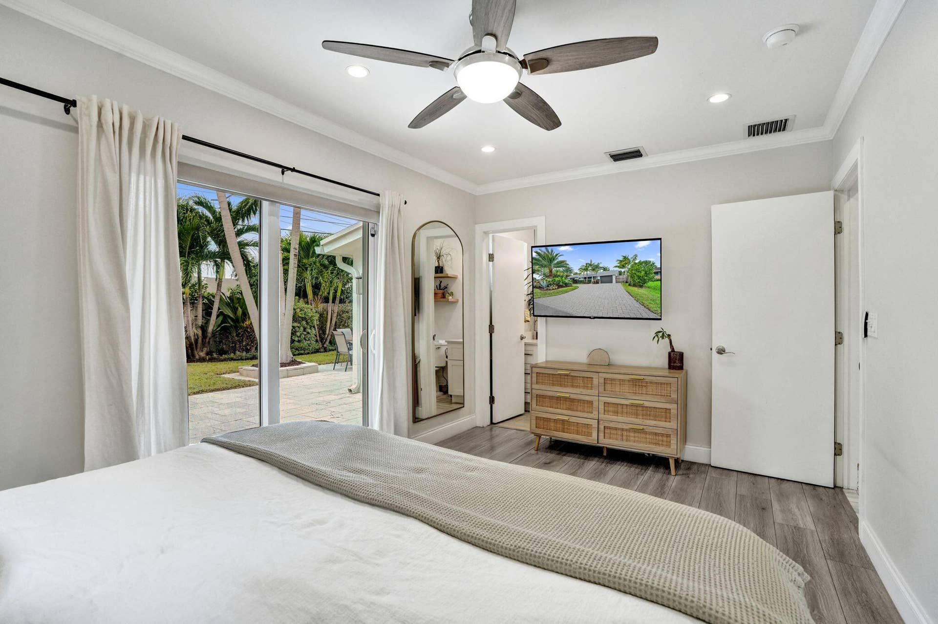 5241 NE 18th Terrace, Fort Lauderdale, FL 33308 Primary Bedroom.