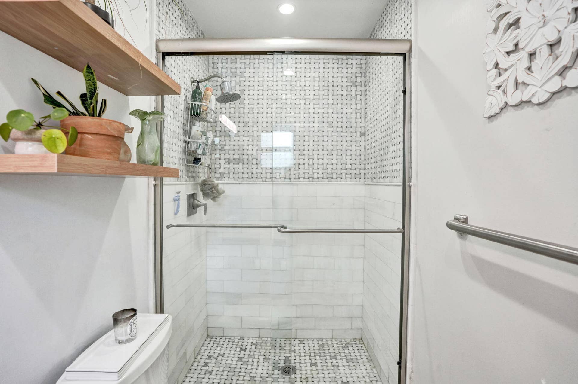 5241 NE 18th Terrace, Fort Lauderdale, FL 33308 Primary Bathroom.