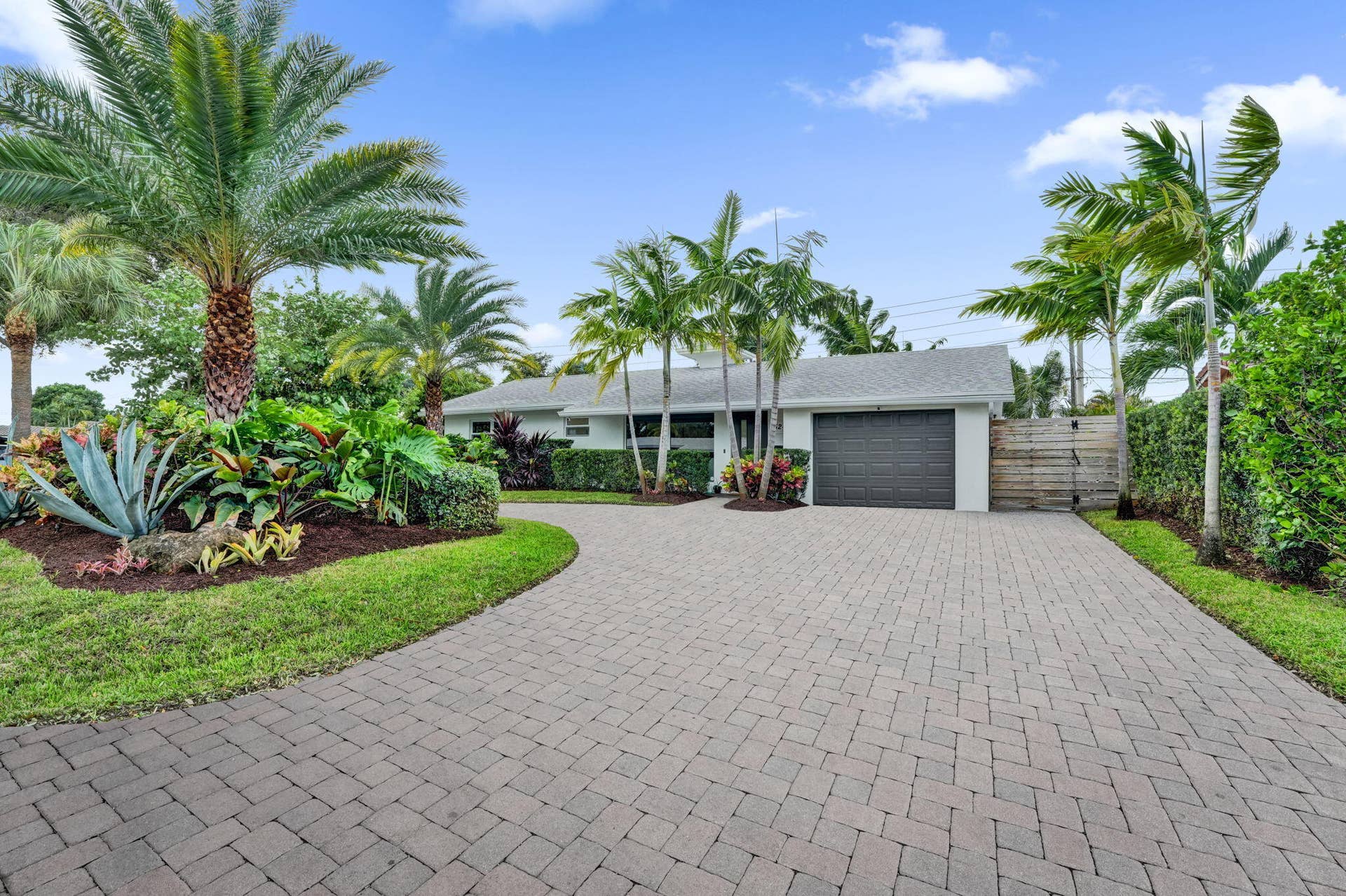 5241 NE 18th Terrace, Fort Lauderdale, FL 33308 Front of home, faces east.