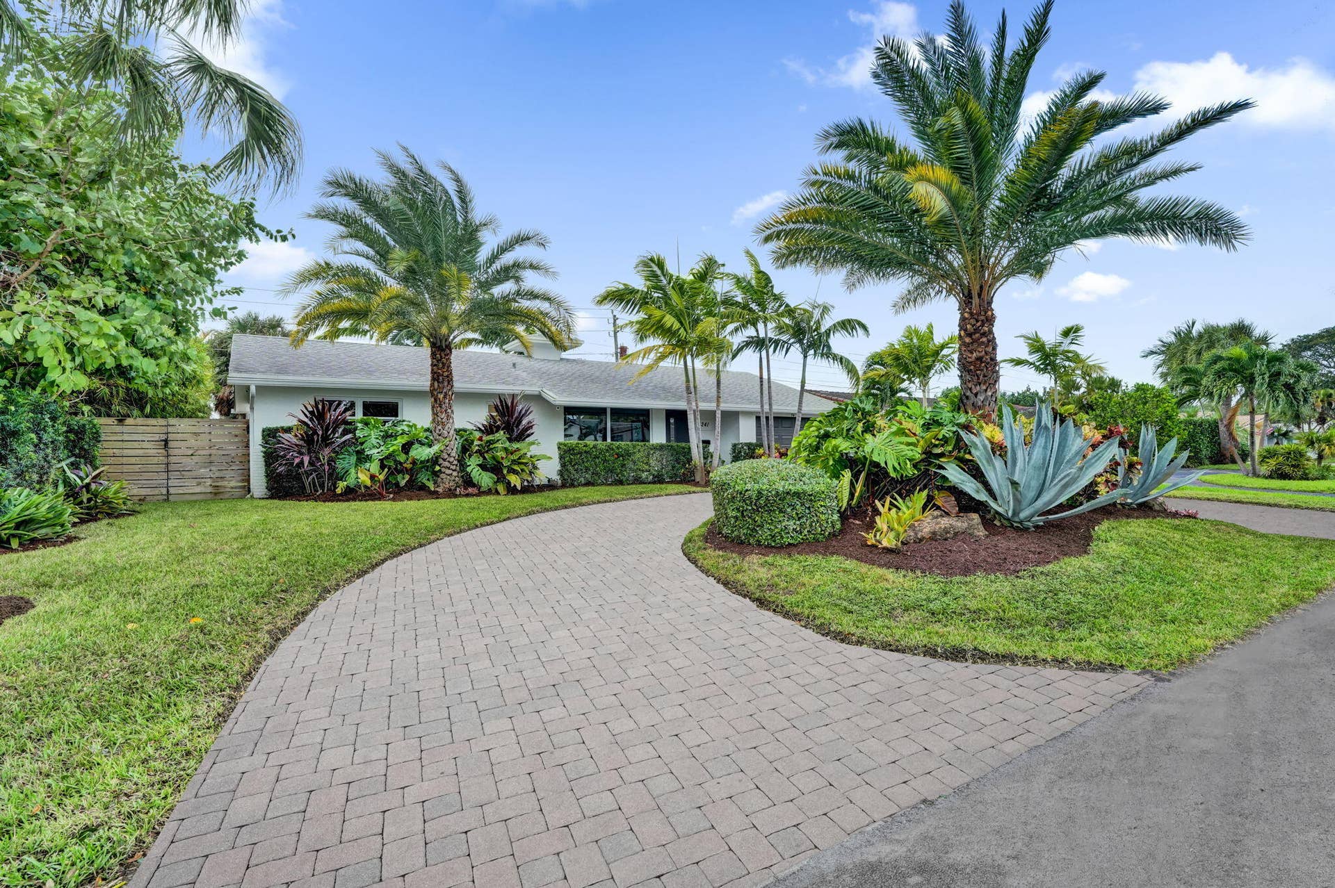 5241 NE 18th Terrace, Fort Lauderdale, FL 33308 Front