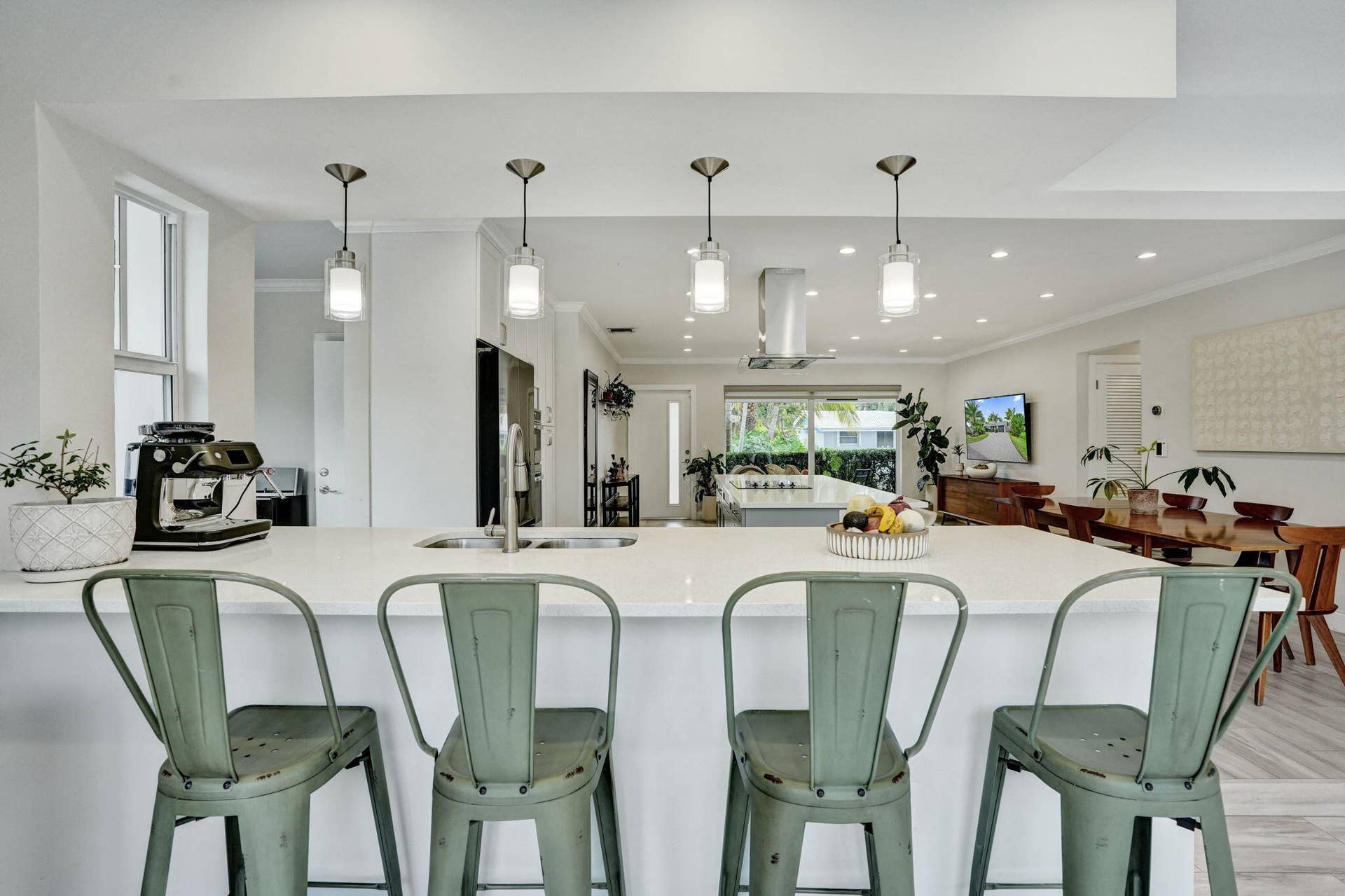 5241 NE 18th Terrace, Fort Lauderdale, FL 33308 Breakfast Bar.