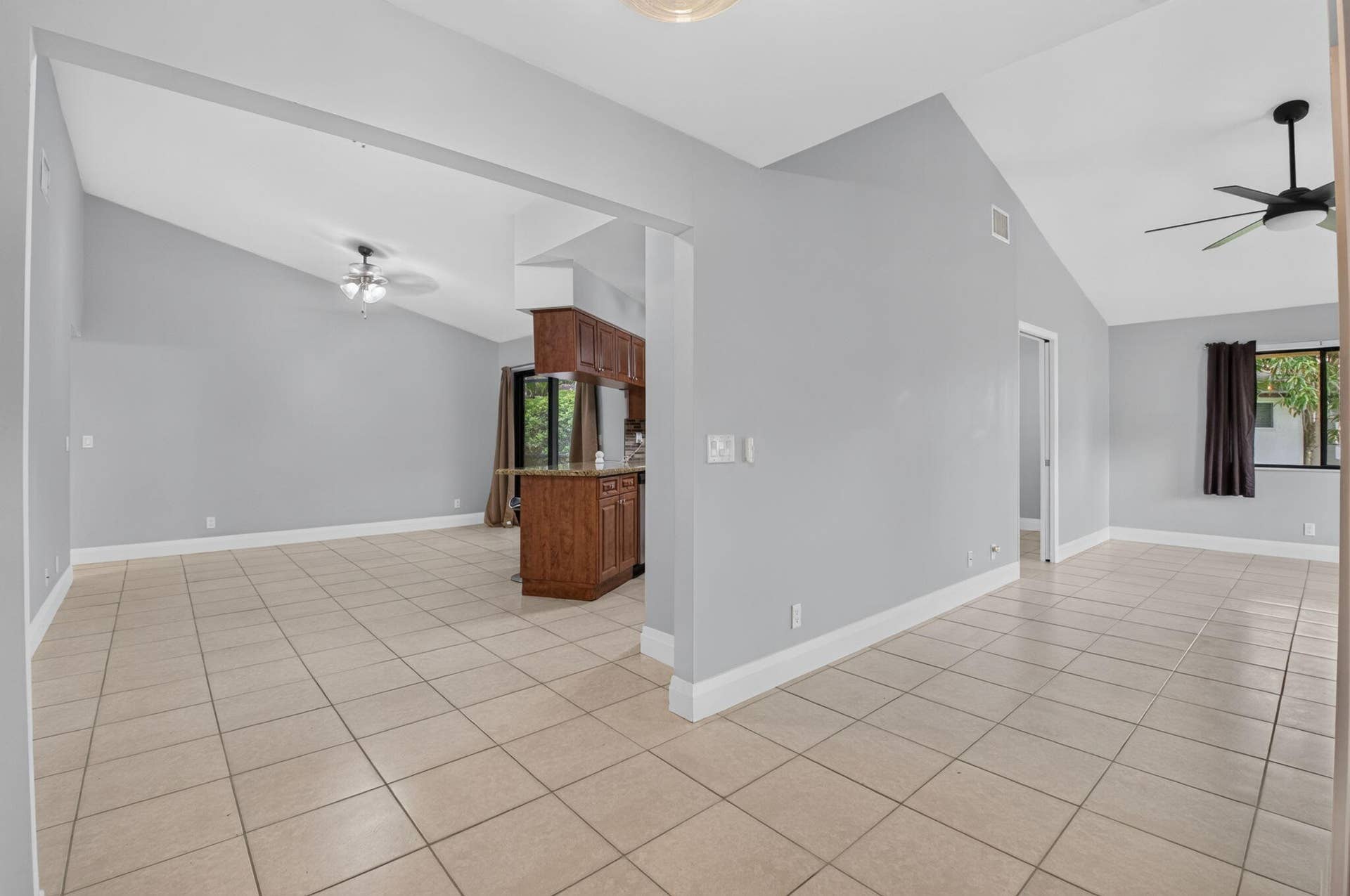 22529 SWORDFISH Drive, Boca Raton, FL 33428 liv rm din rm 8
