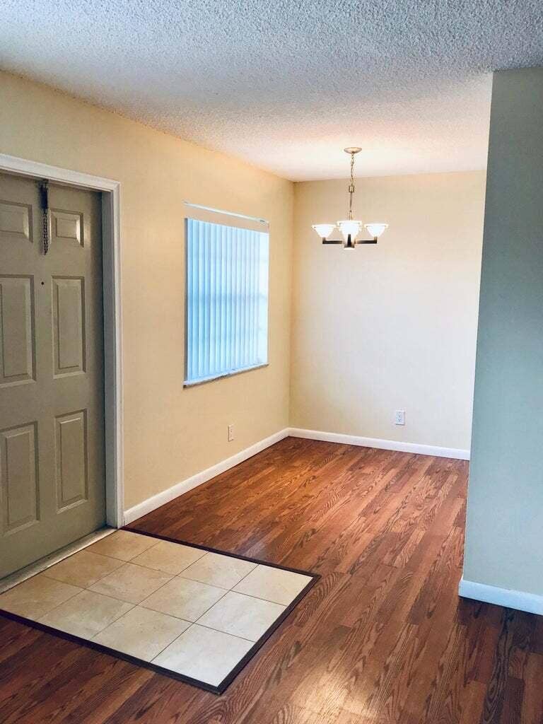 1230 OLD BOYNTON Road, #219, Boynton Beach, FL 33426 Entry Dining room