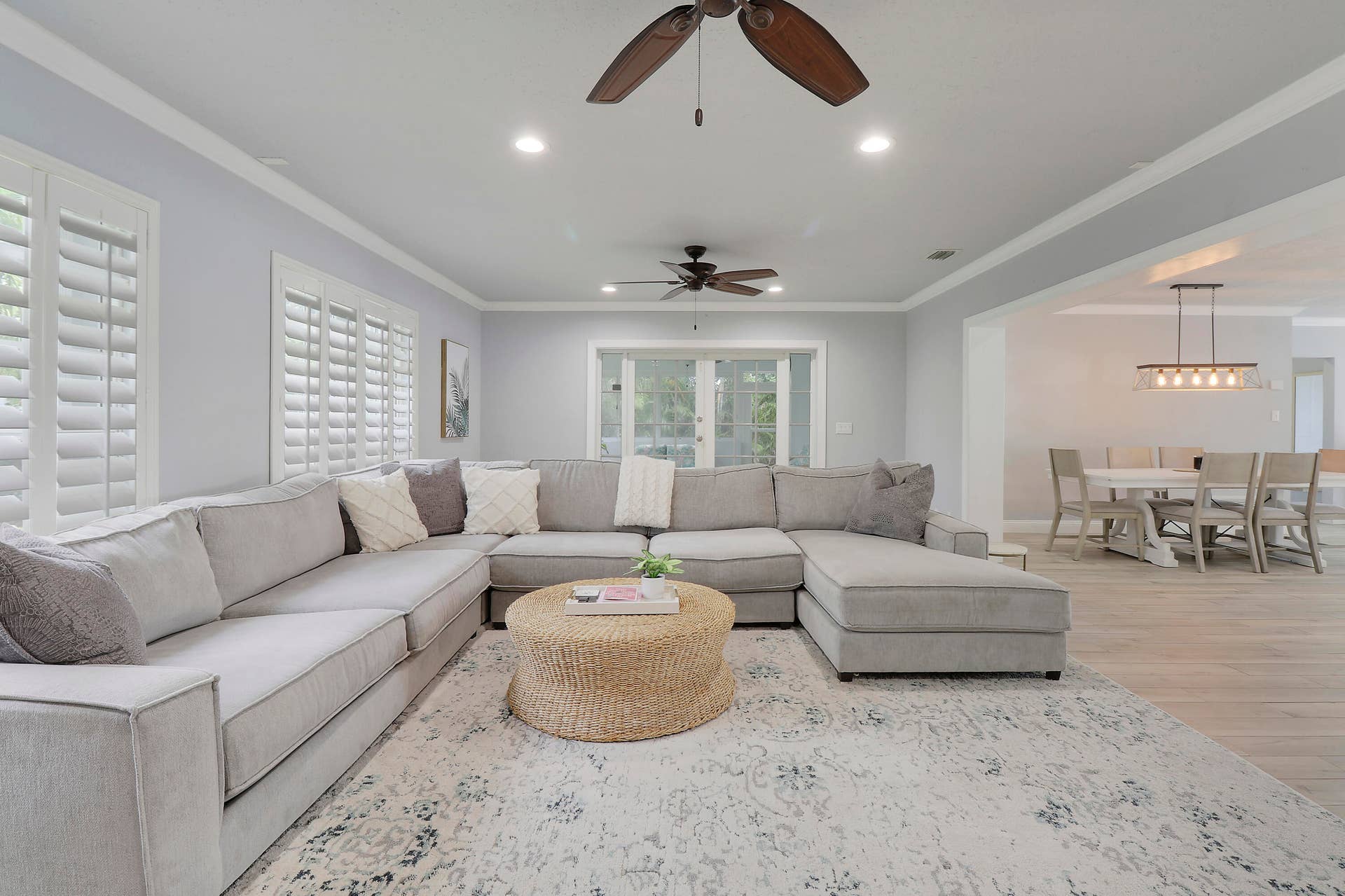 425 Marlin Road, North Palm Beach, FL 33408 Living