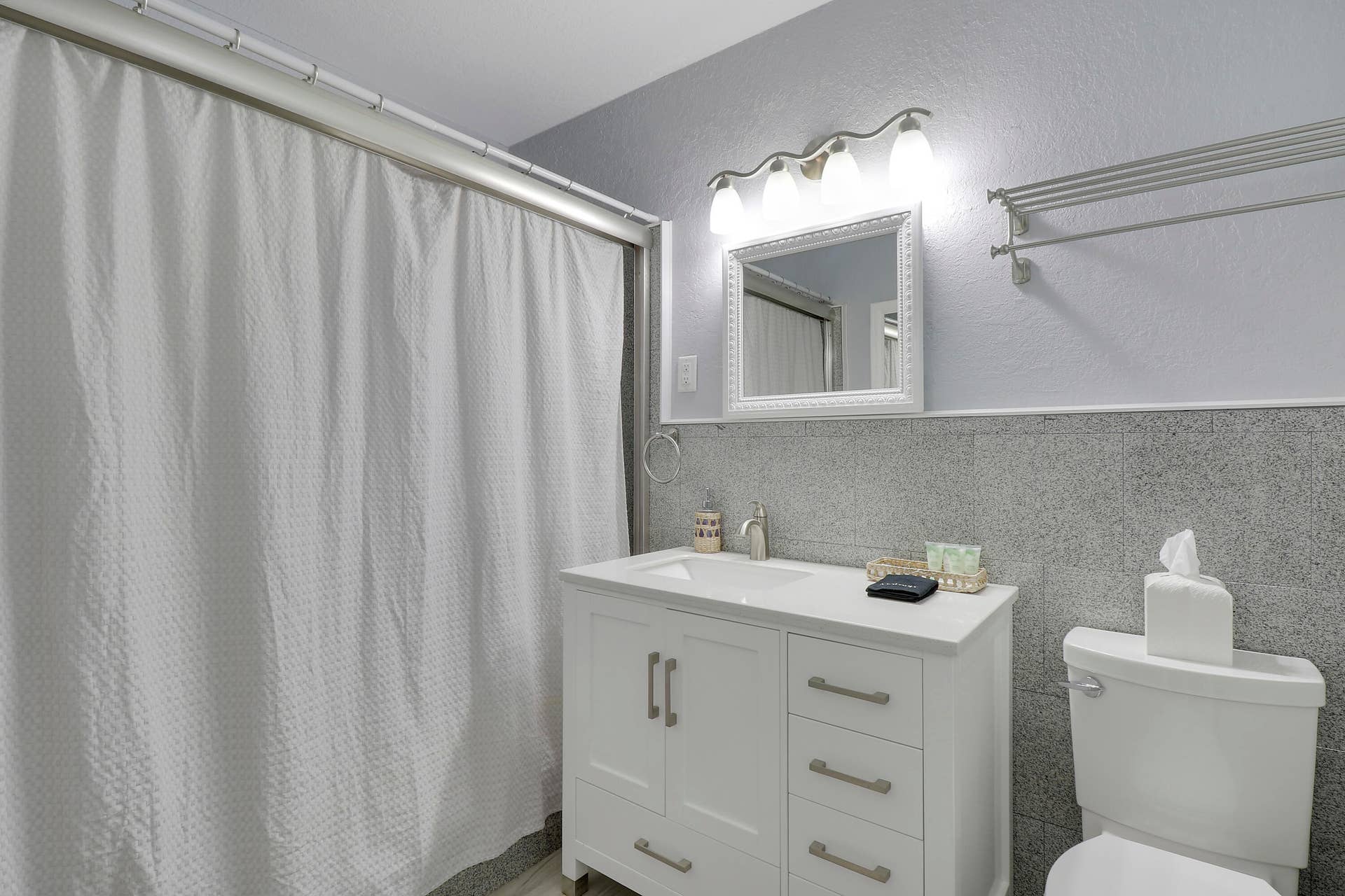 425 Marlin Road, North Palm Beach, FL 33408 Primary 2 Bathroom