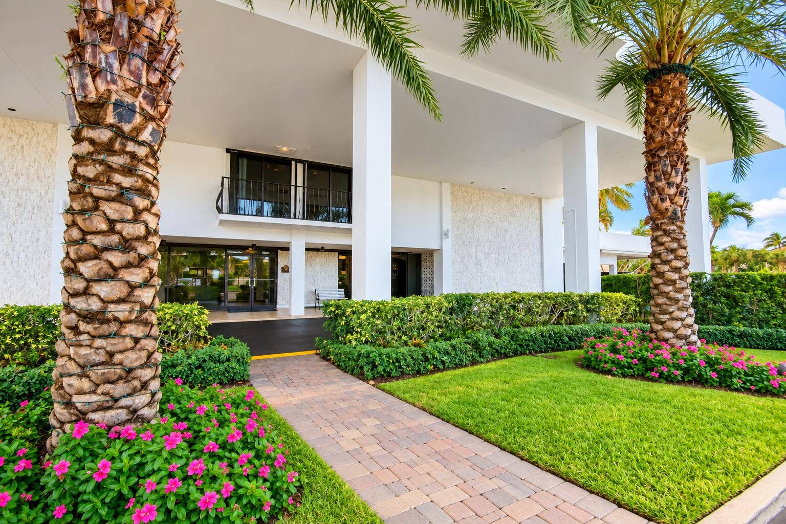 1200 MARINE Way, #203, North Palm Beach, FL 33408 Admiralty B Building Entrance