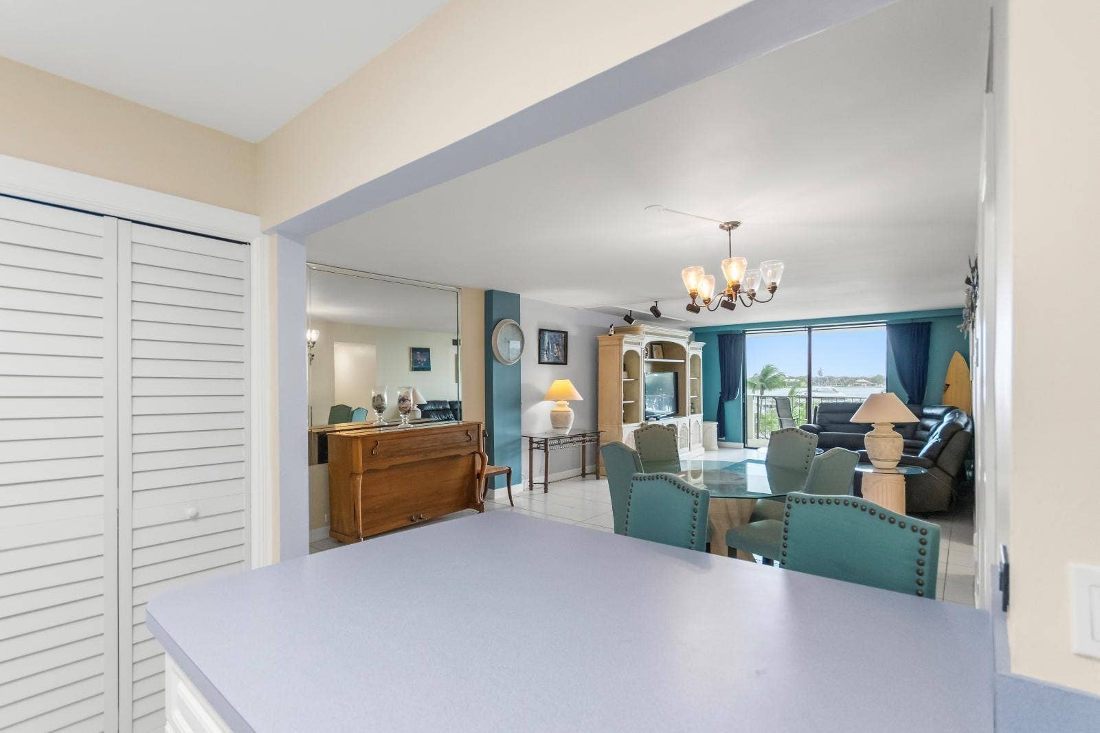1200 MARINE Way, #203, North Palm Beach, FL 33408 Open Kitchen