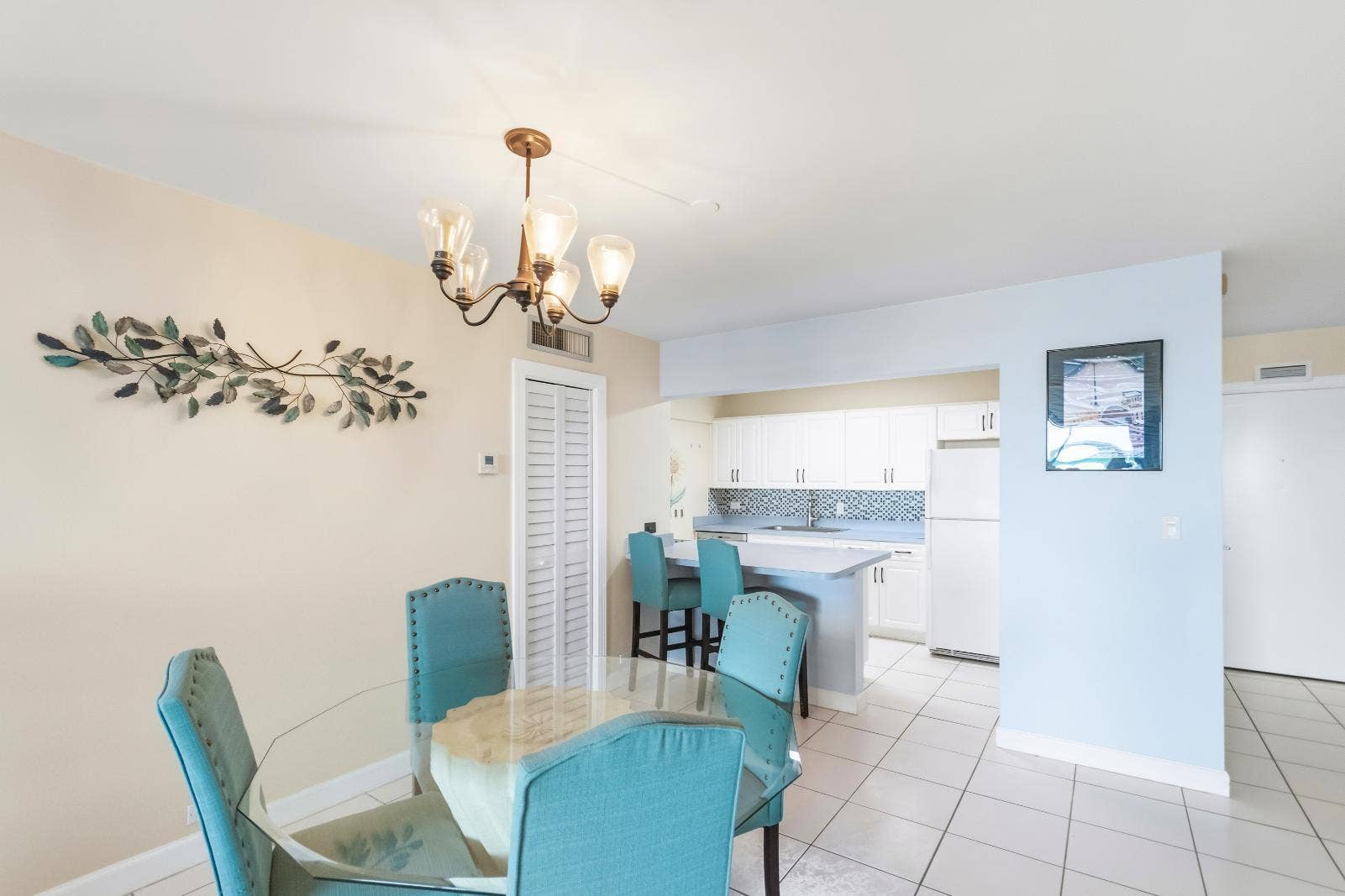 1200 MARINE Way, #203, North Palm Beach, FL 33408 Dining Area