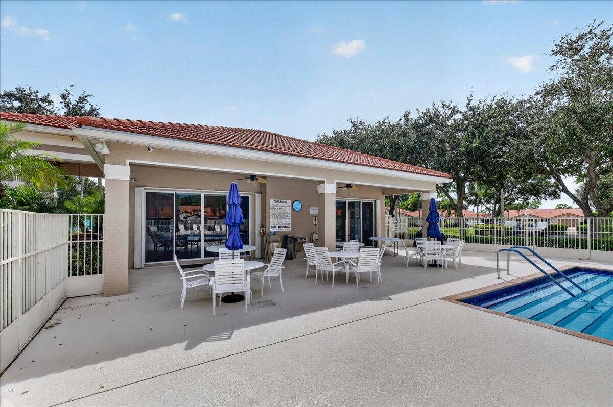 17 Sausalito Drive, Boynton Beach, FL 33436 40-8I8A4418