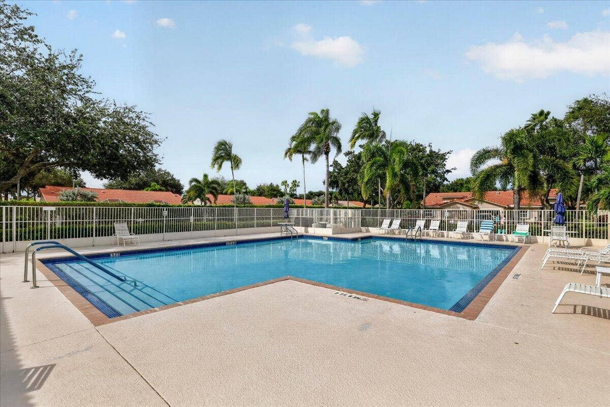 17 Sausalito Drive, Boynton Beach, FL 33436 39-8I8A4413