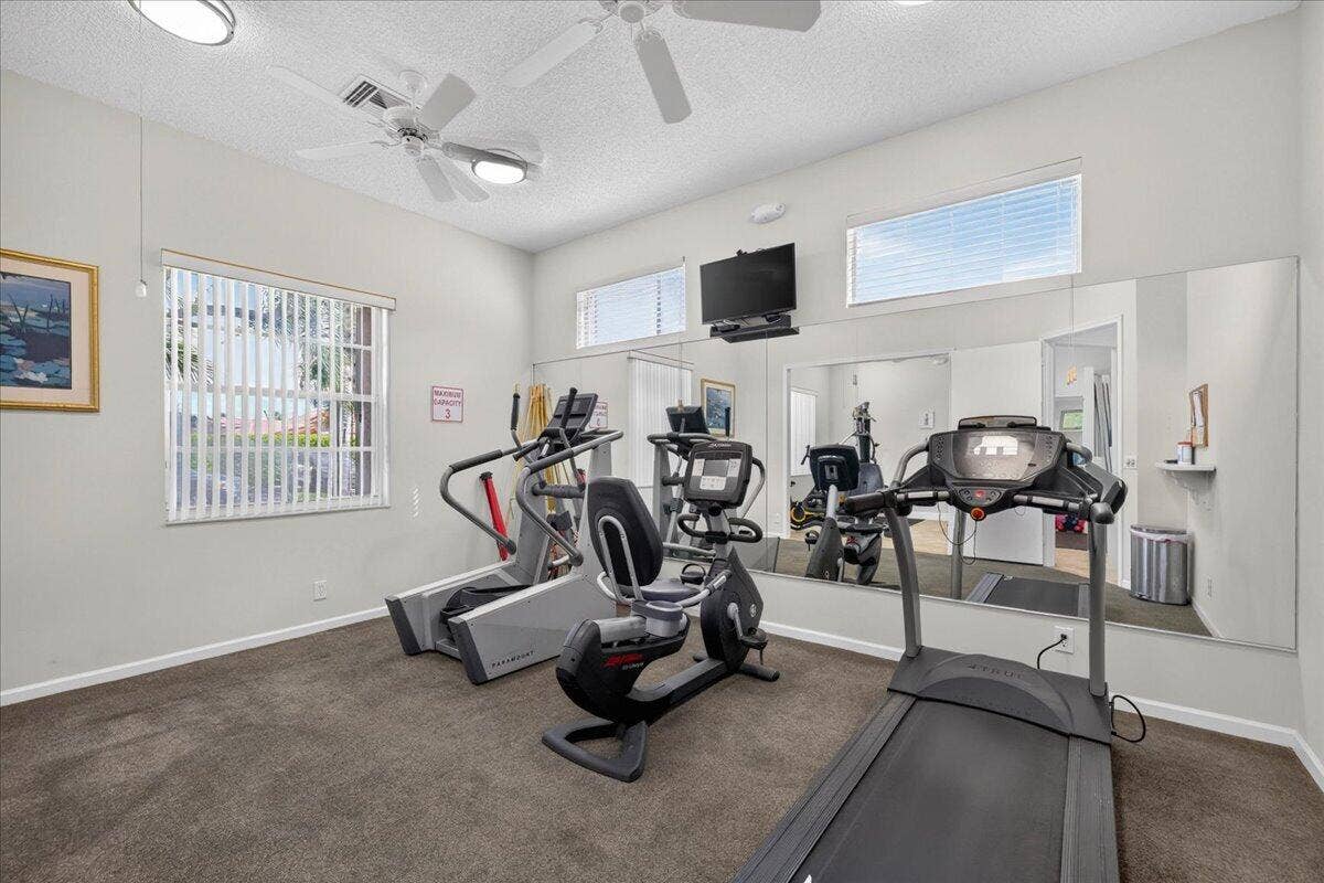17 Sausalito Drive, Boynton Beach, FL 33436 36-8I8A4398