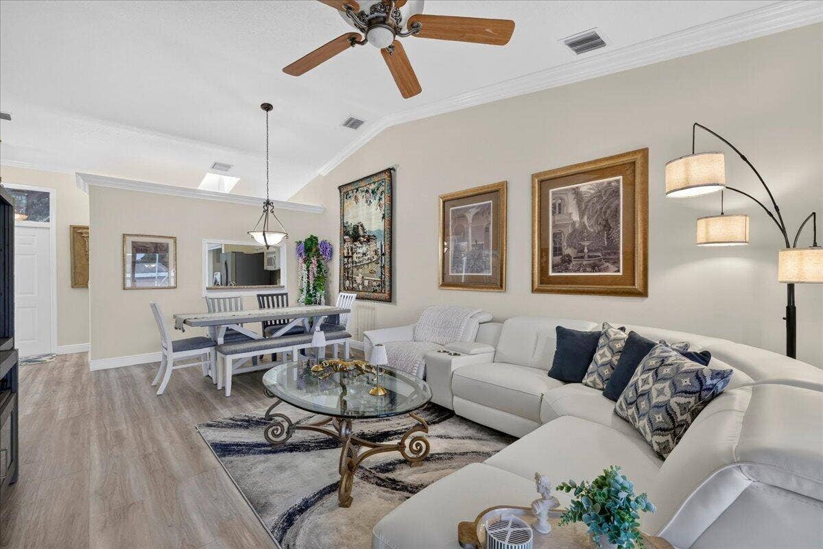 17 Sausalito Drive, Boynton Beach, FL 33436 06-8I8A4233