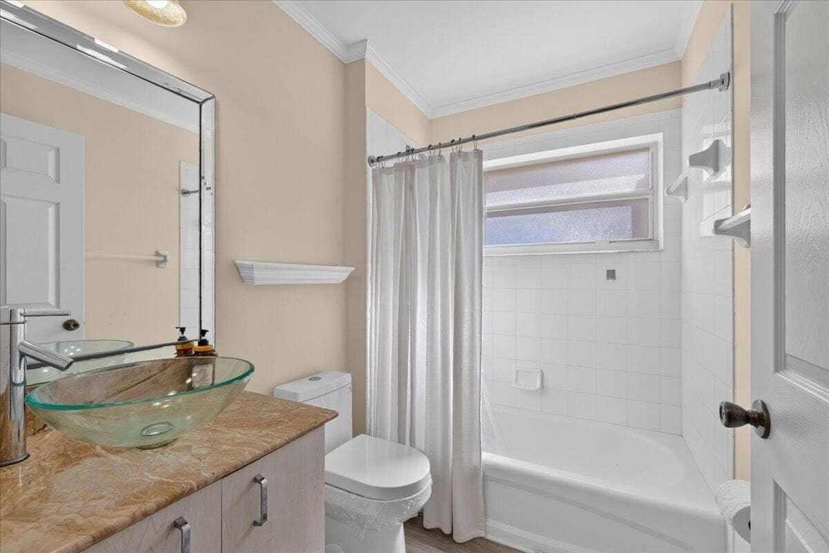 17 Sausalito Drive, Boynton Beach, FL 33436 22-8I8A4268