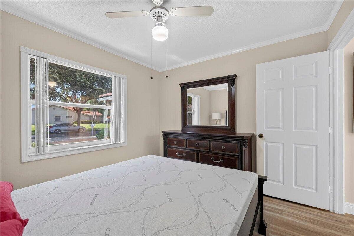 17 Sausalito Drive, Boynton Beach, FL 33436 24-8I8A4278