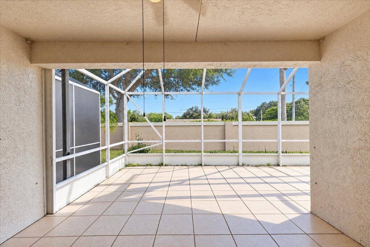 17 Sausalito Drive, Boynton Beach, FL 33436 26-8I8A4315_batchlook
