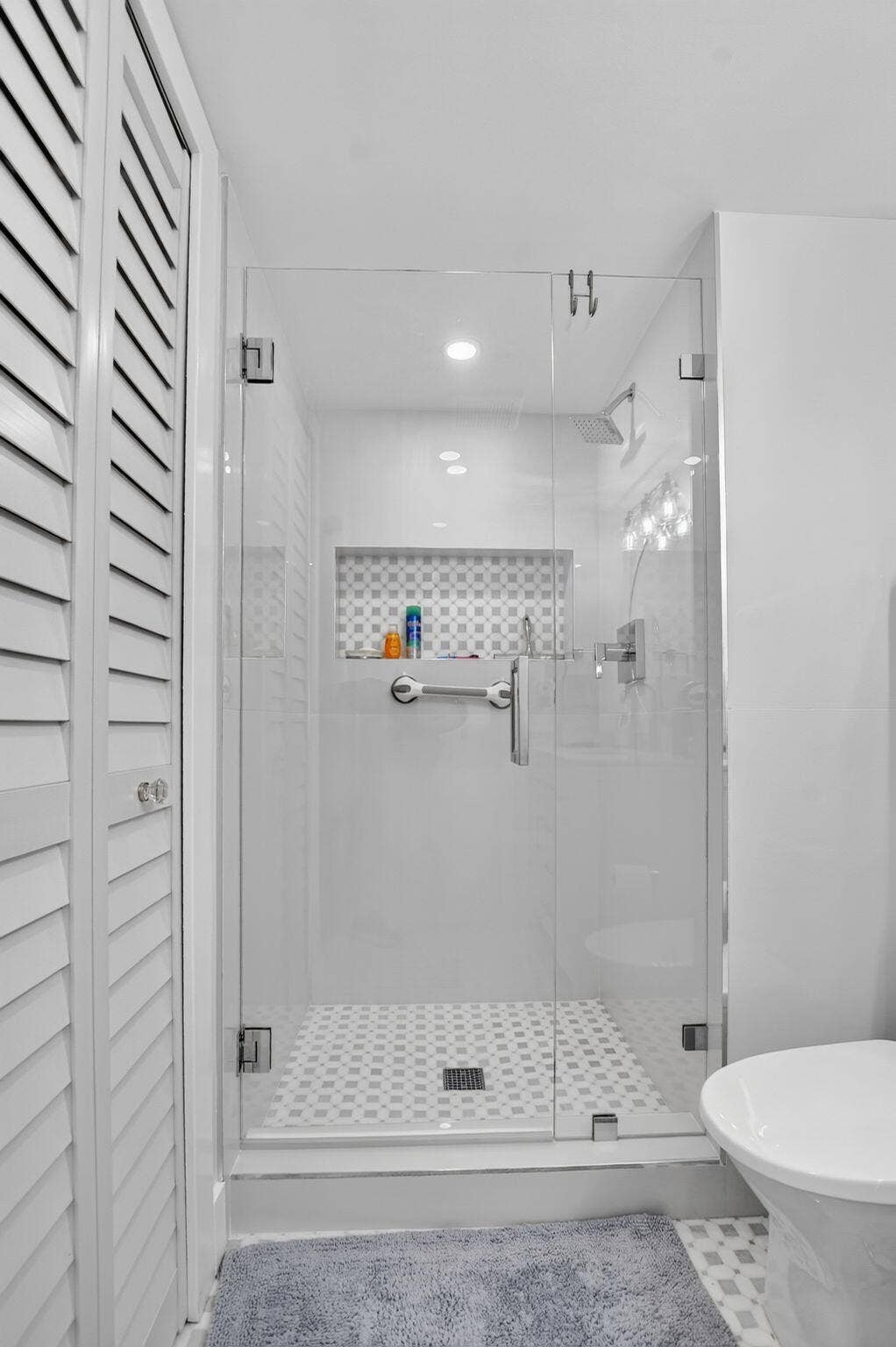 2ND BATHROOM