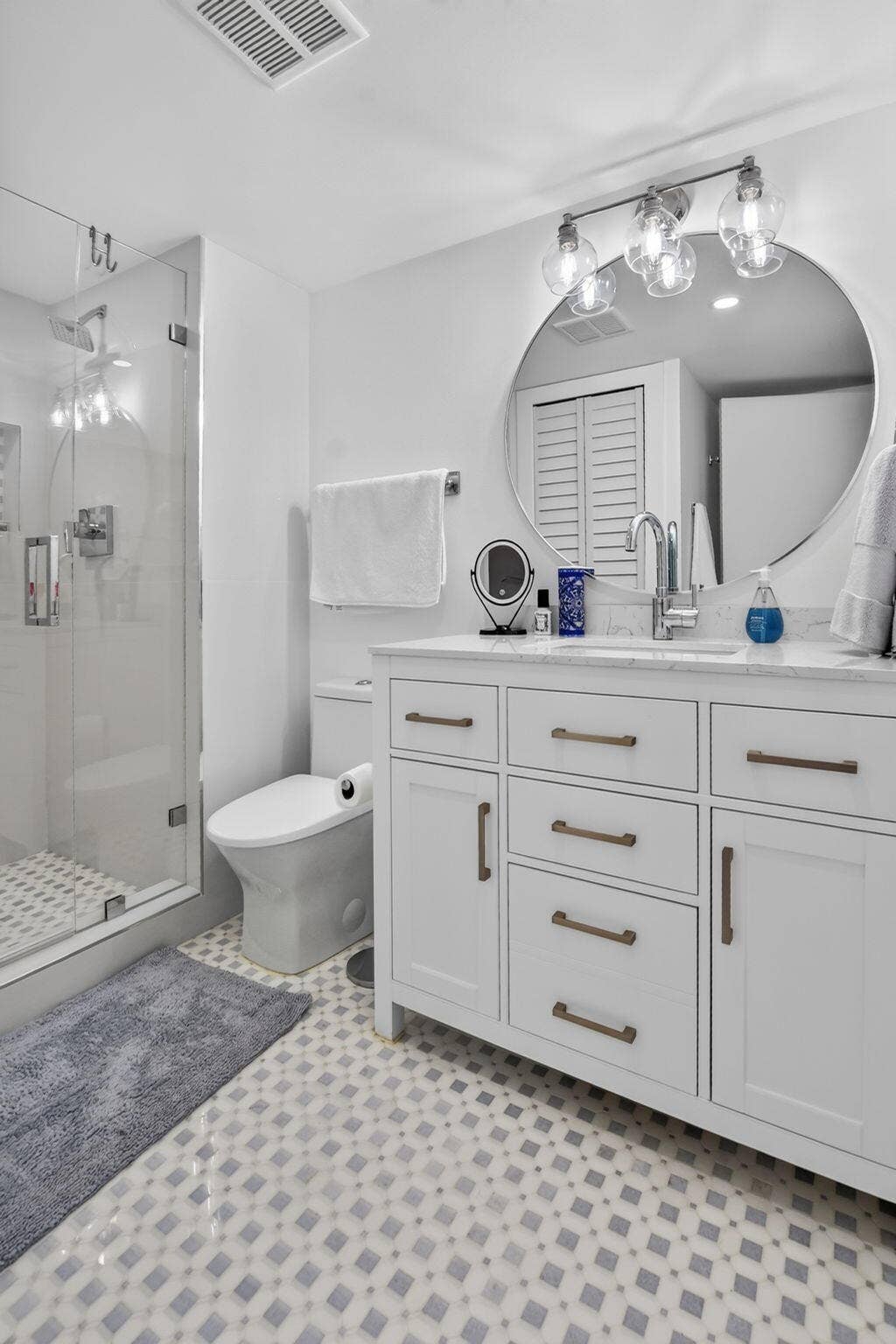 2ND BATHROOM