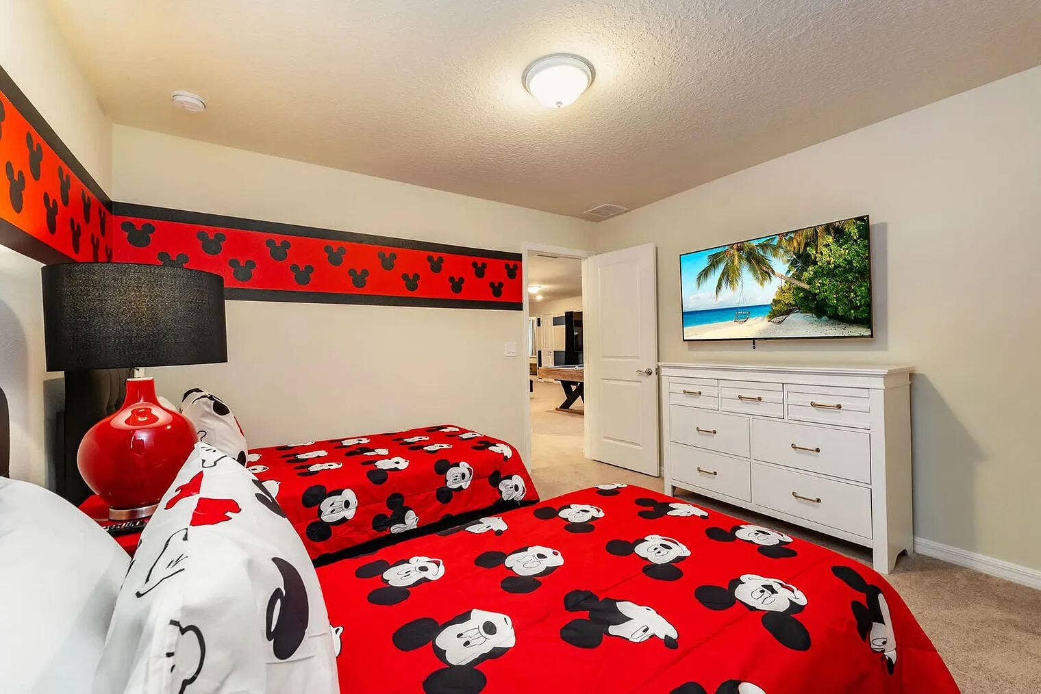 26.Bedroom.Mickey