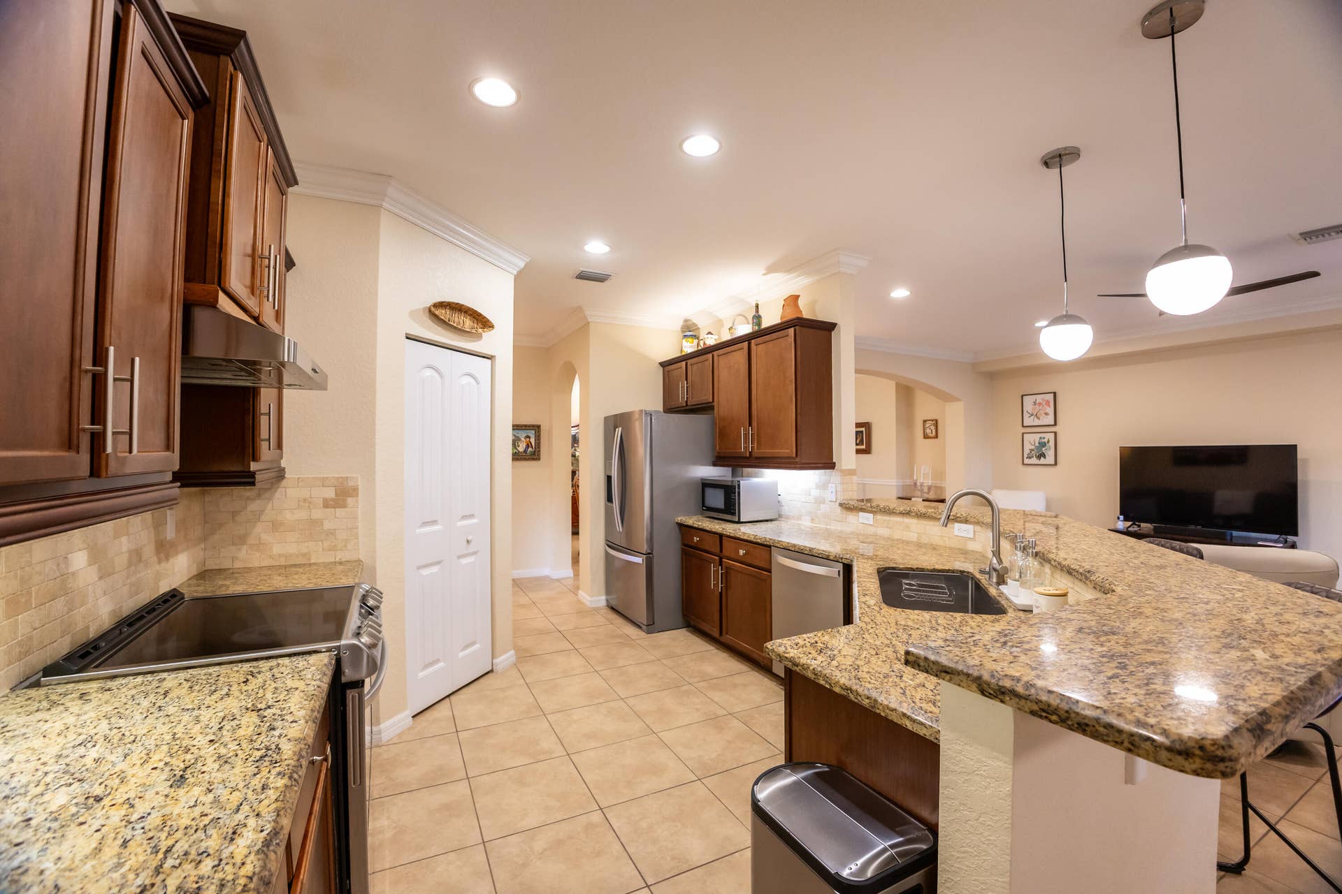 9340 Silent Oak Circle, West Palm Beach, FL 33411 Kitchen