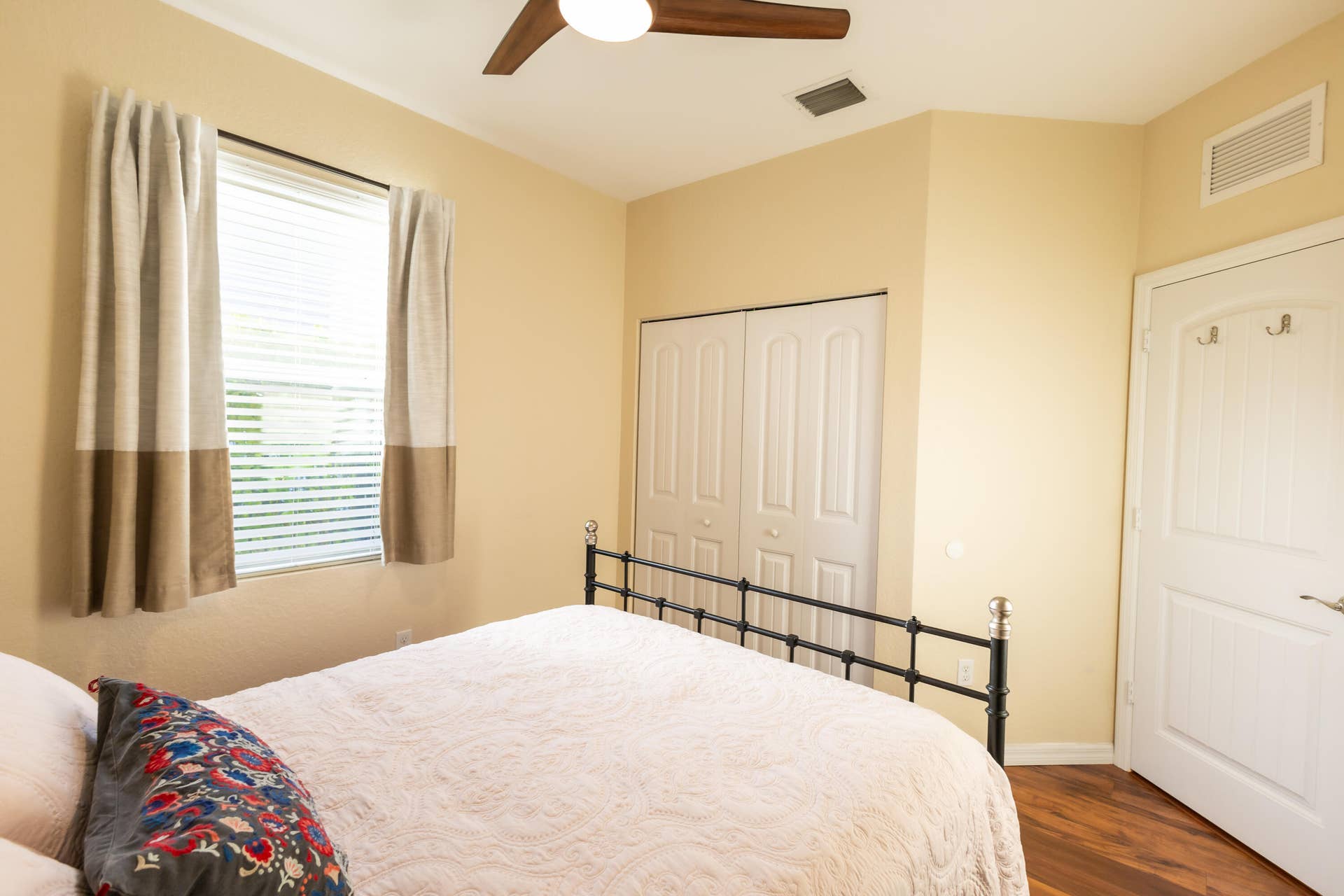 9340 Silent Oak Circle, West Palm Beach, FL 33411 Room 1