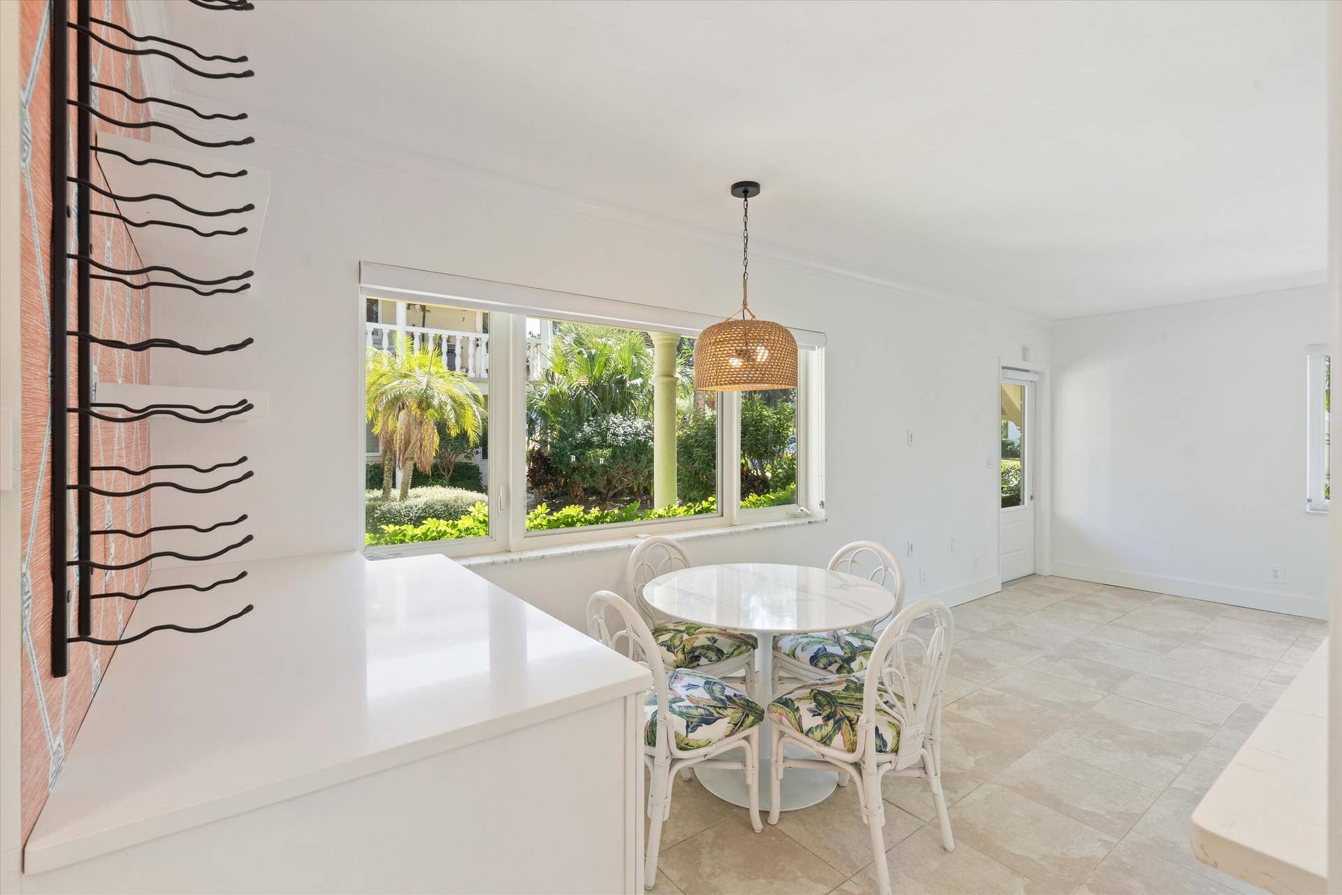 1029 LANGER Way, #4, Delray Beach, FL 33483 Bright Dining area with additional Quartz countertop