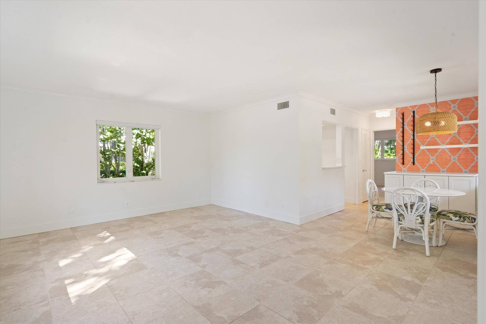 1029 LANGER Way, #4, Delray Beach, FL 33483 Open Living & Dining Area